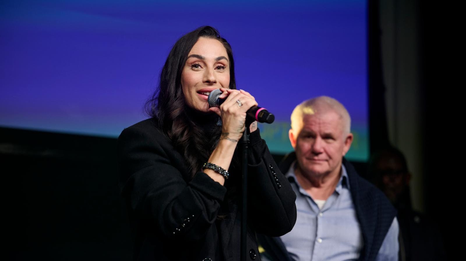 Popdronningen slår sig sammen med rapdronningen.