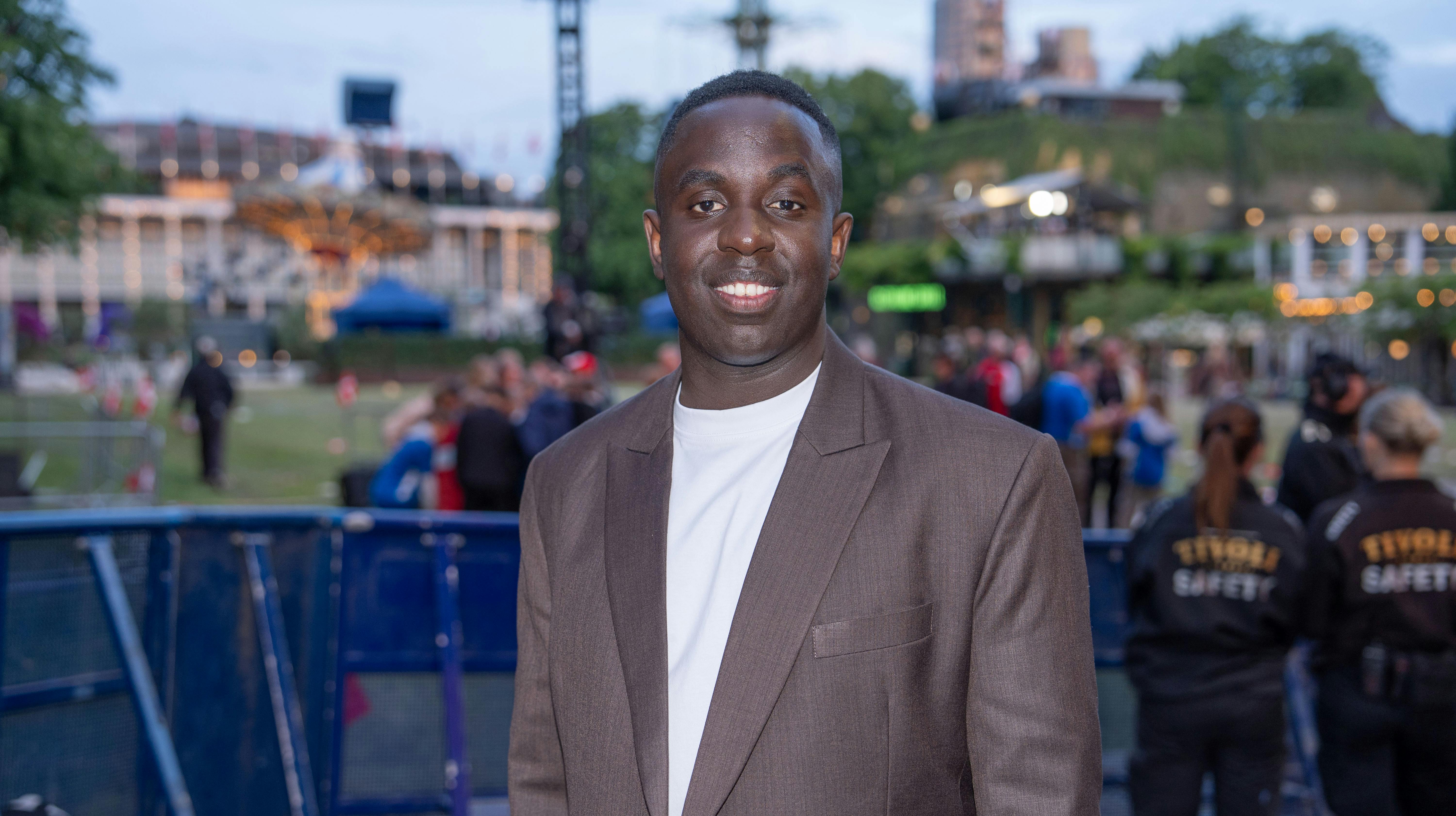Melvin Kakooza viser rundt på sin nye bar Koko i hjertet af København.