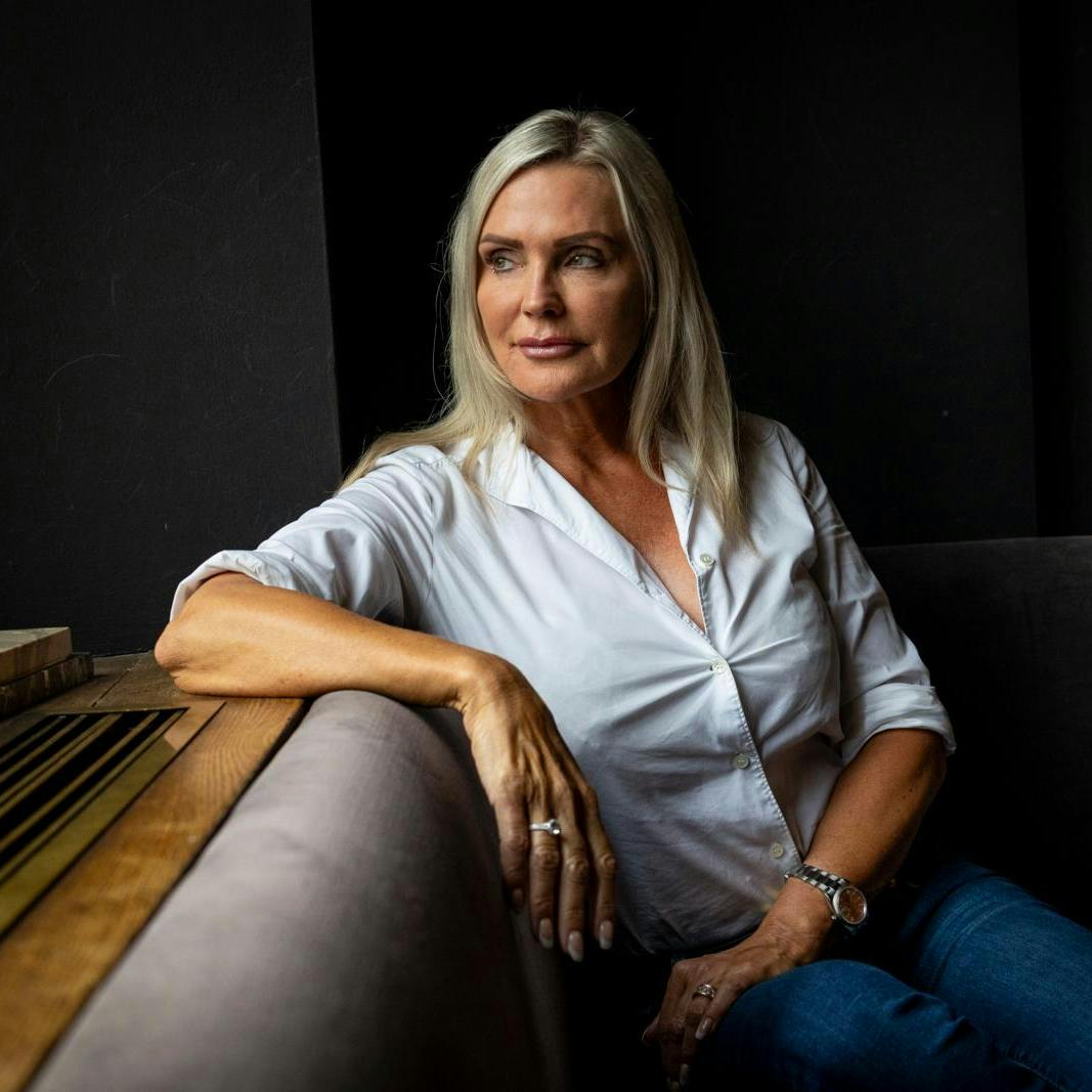 Schweiz kan blive Janni Rees nye hjemland, hvis han tager imod tilbuddet fra kæresten Jeppe.