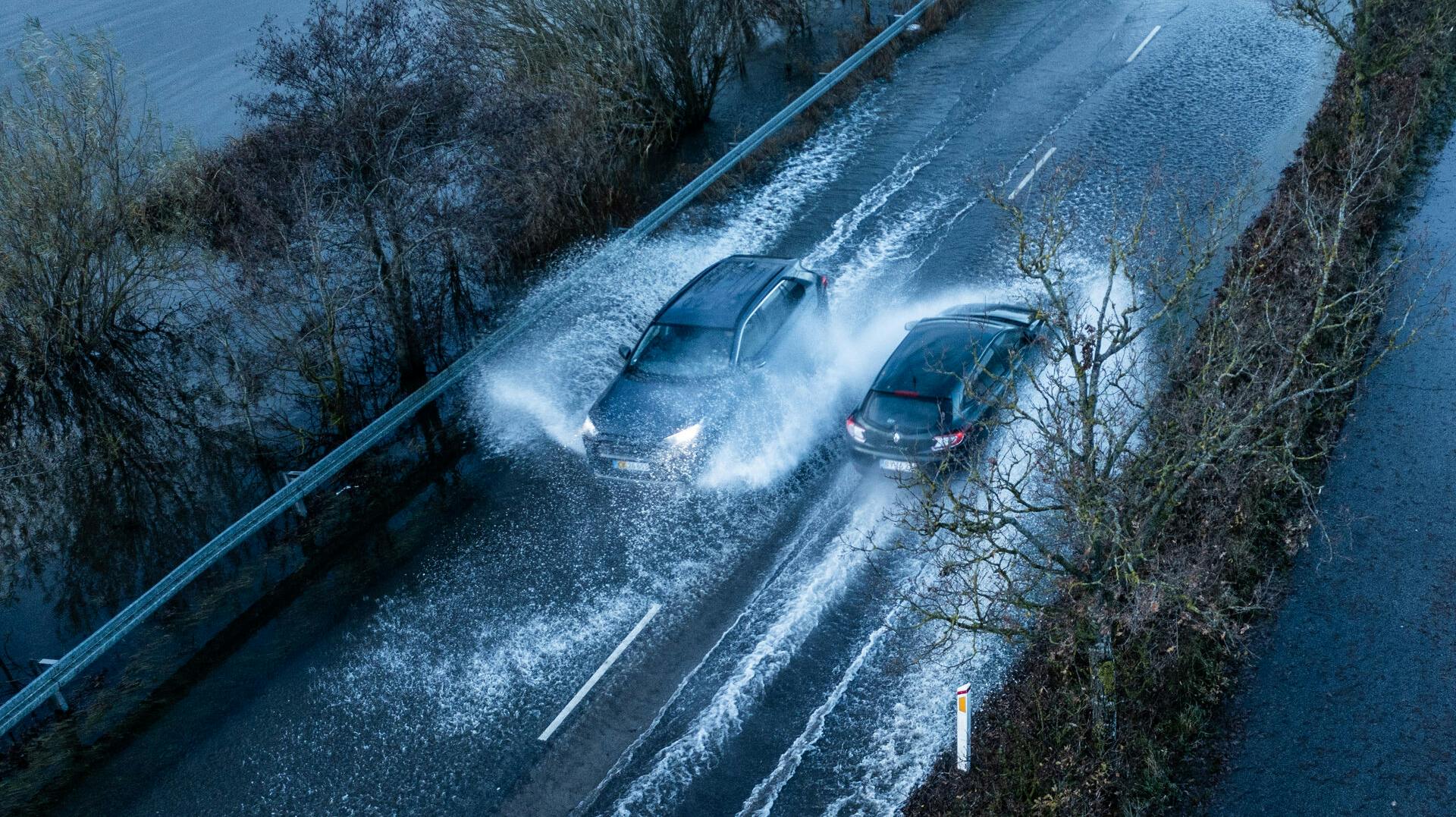 Ifølge DMI er det med at finde regnjakken frem på mandag. Her udskiftes hedebølgen nemlig med kraftig regn og skybrud.