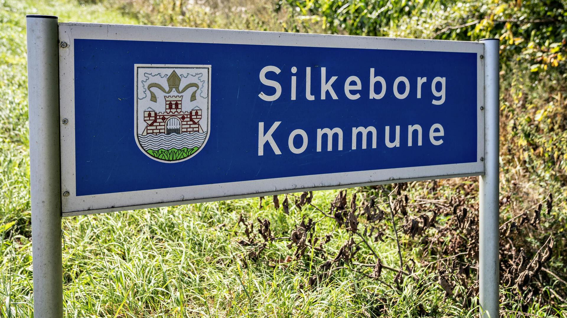 En fejl i et it-system har givet uvedkommende adgang til persondata på 560 medarbejdere i Silkeborg Kommune.