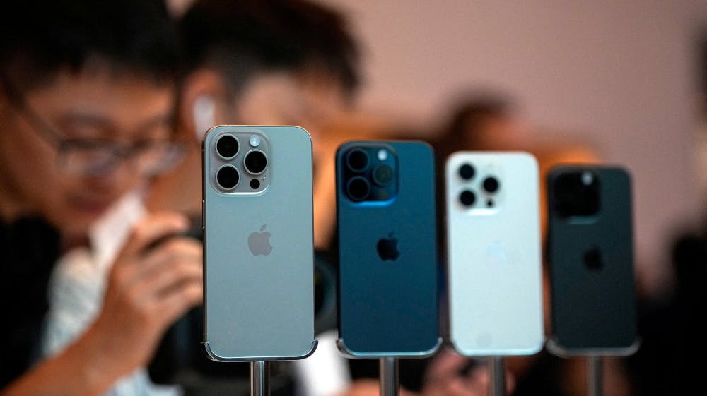 Apple ventes mandag at præsentere iPhone 16 - efterfølgeren til iPhone 15 (billedet). (Arkivfoto)