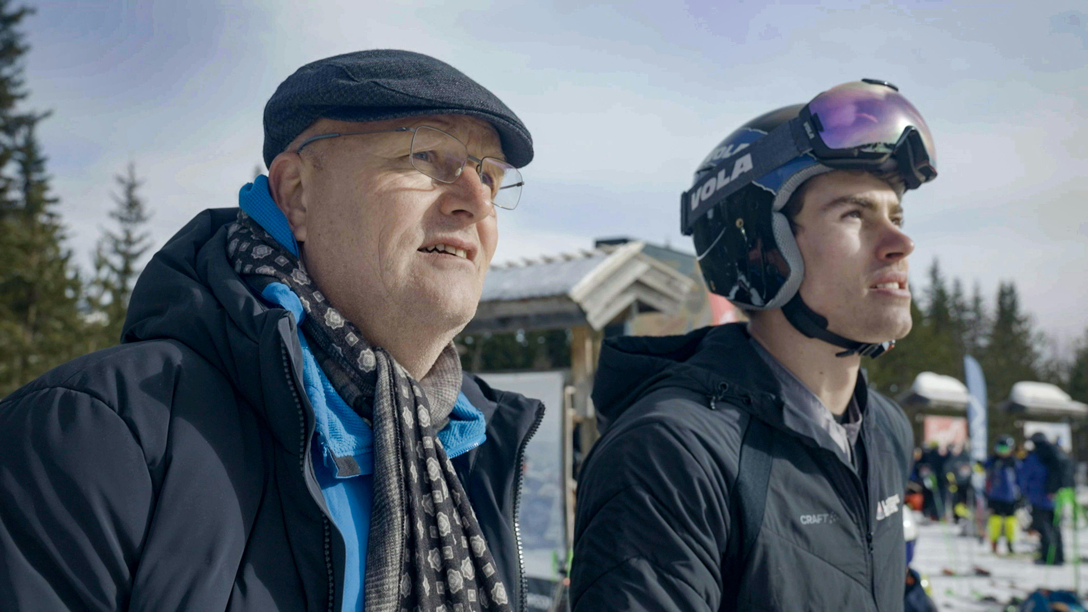 Bjarne Riis er en stor støtte for sønnike Cristian Riis, der drømmer om at komme til OL i 2026 som alpin skiløber.