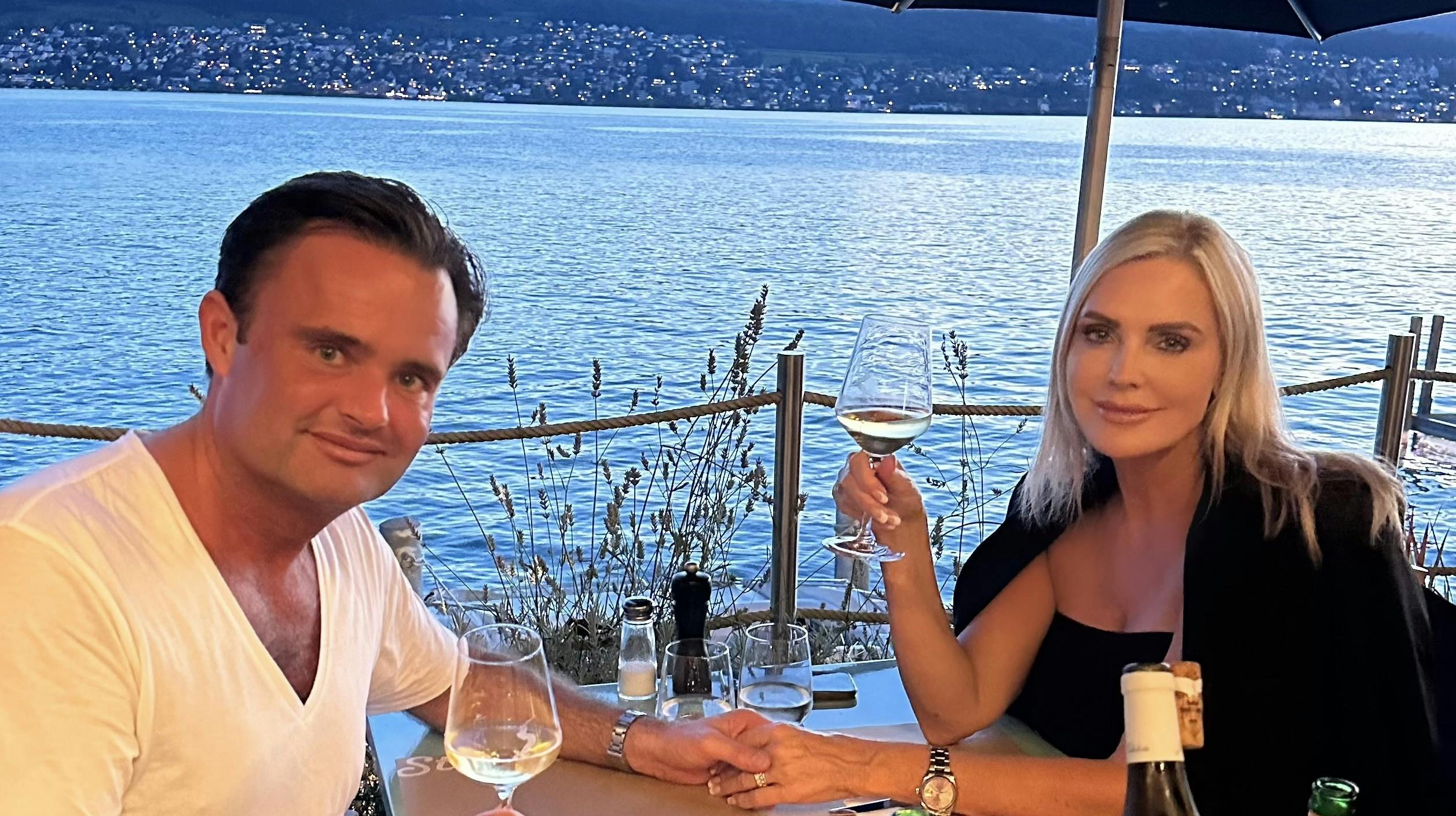 Det nyforelskede par kunne fejre den første af mange fødselsdage sammen.