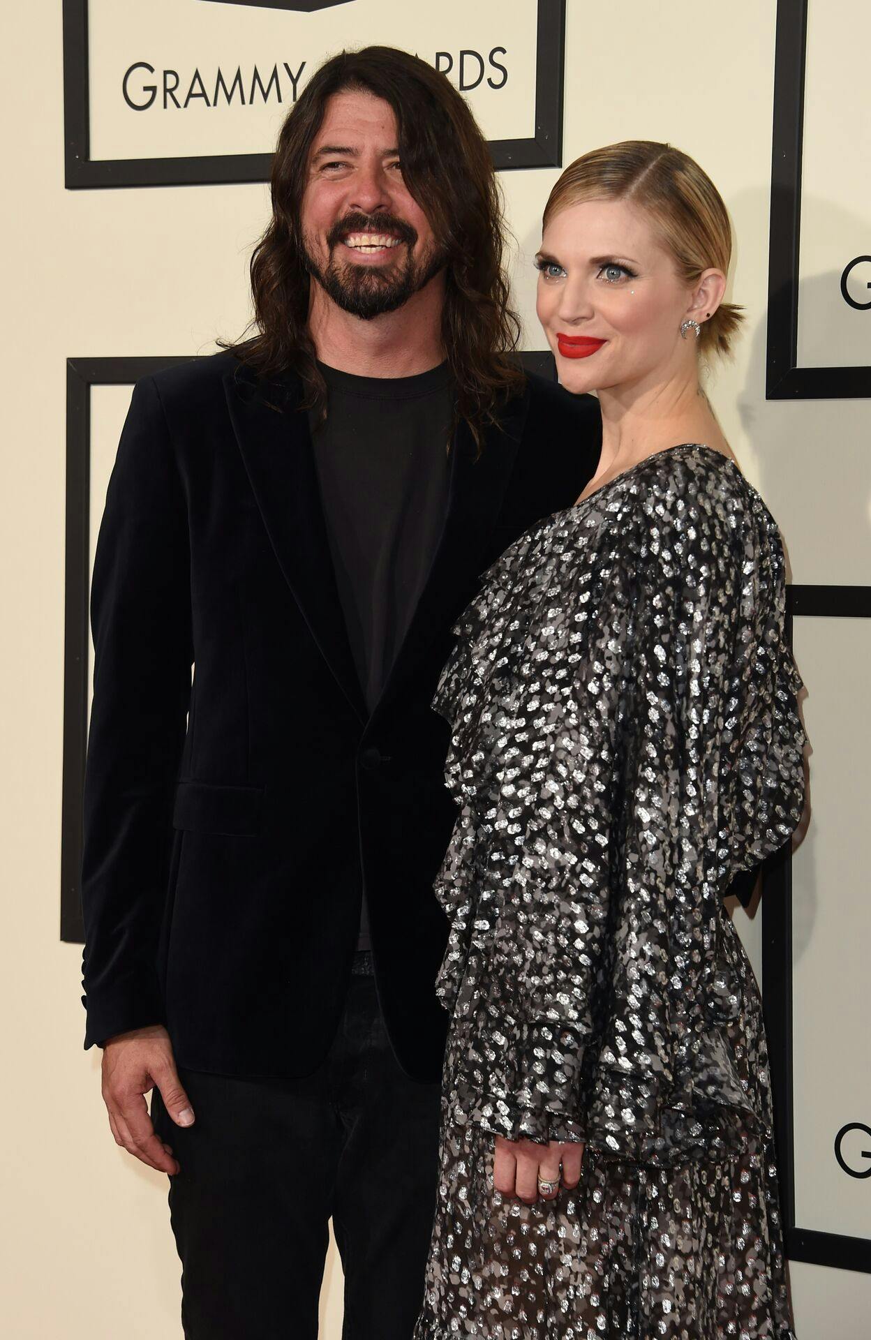 Dave Grohl og hustruen Jordyn Blum.