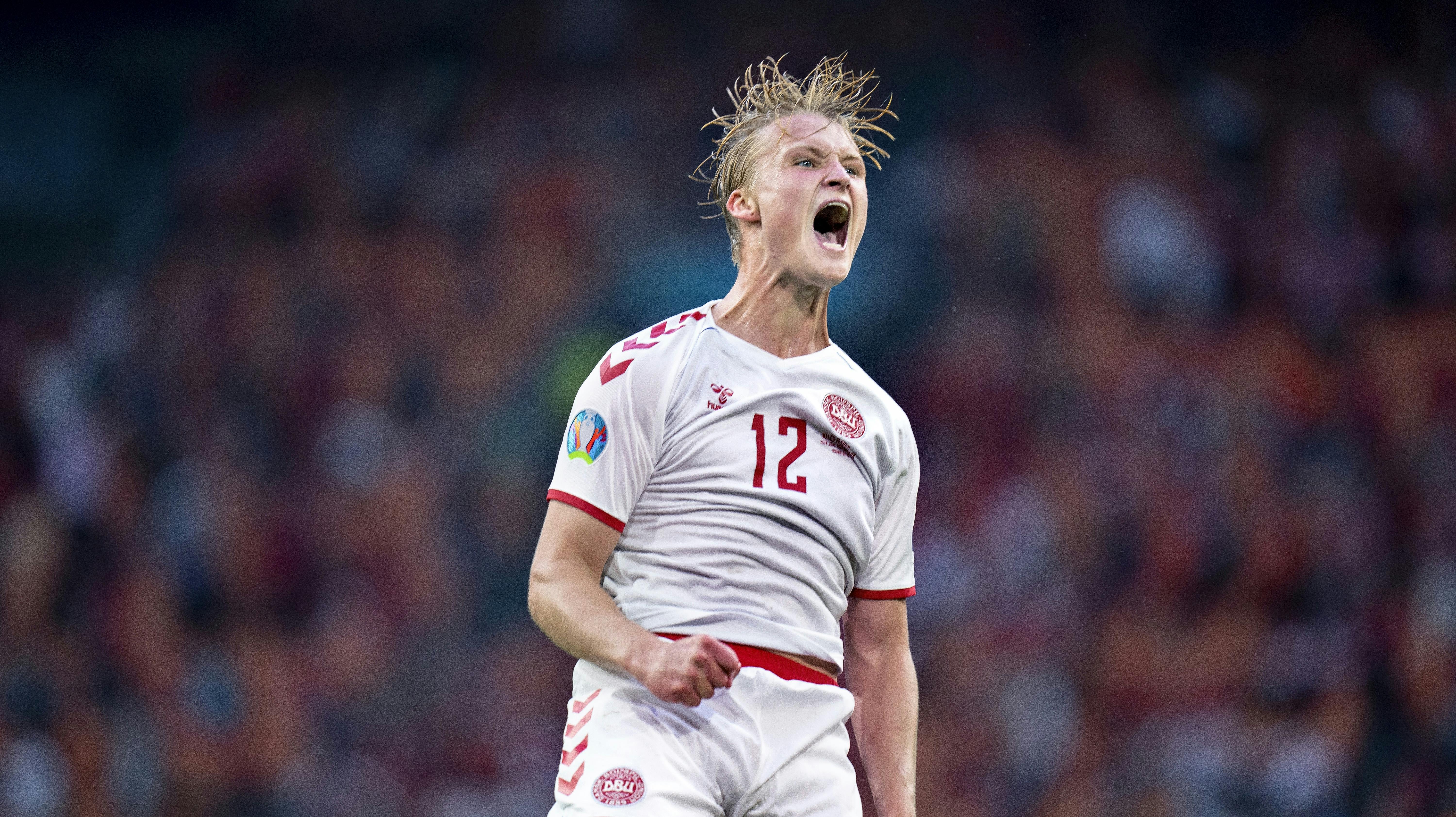 Landsholdsspilleren Kasper Dolberg er blevet gift med Lærke Julie Dolberg.
