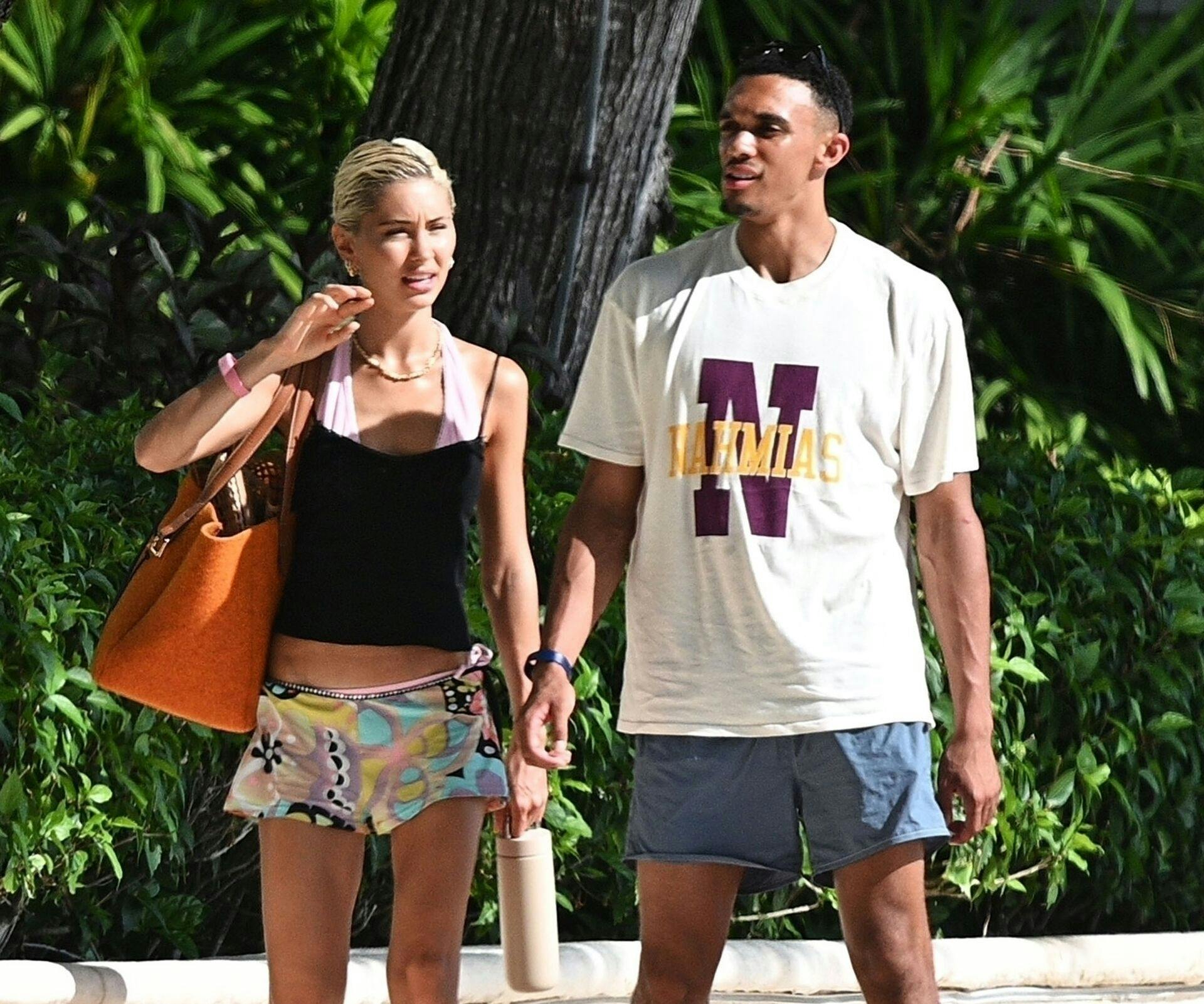 Iris Law og Trent Alexander-Arnold dater ikke længere. 