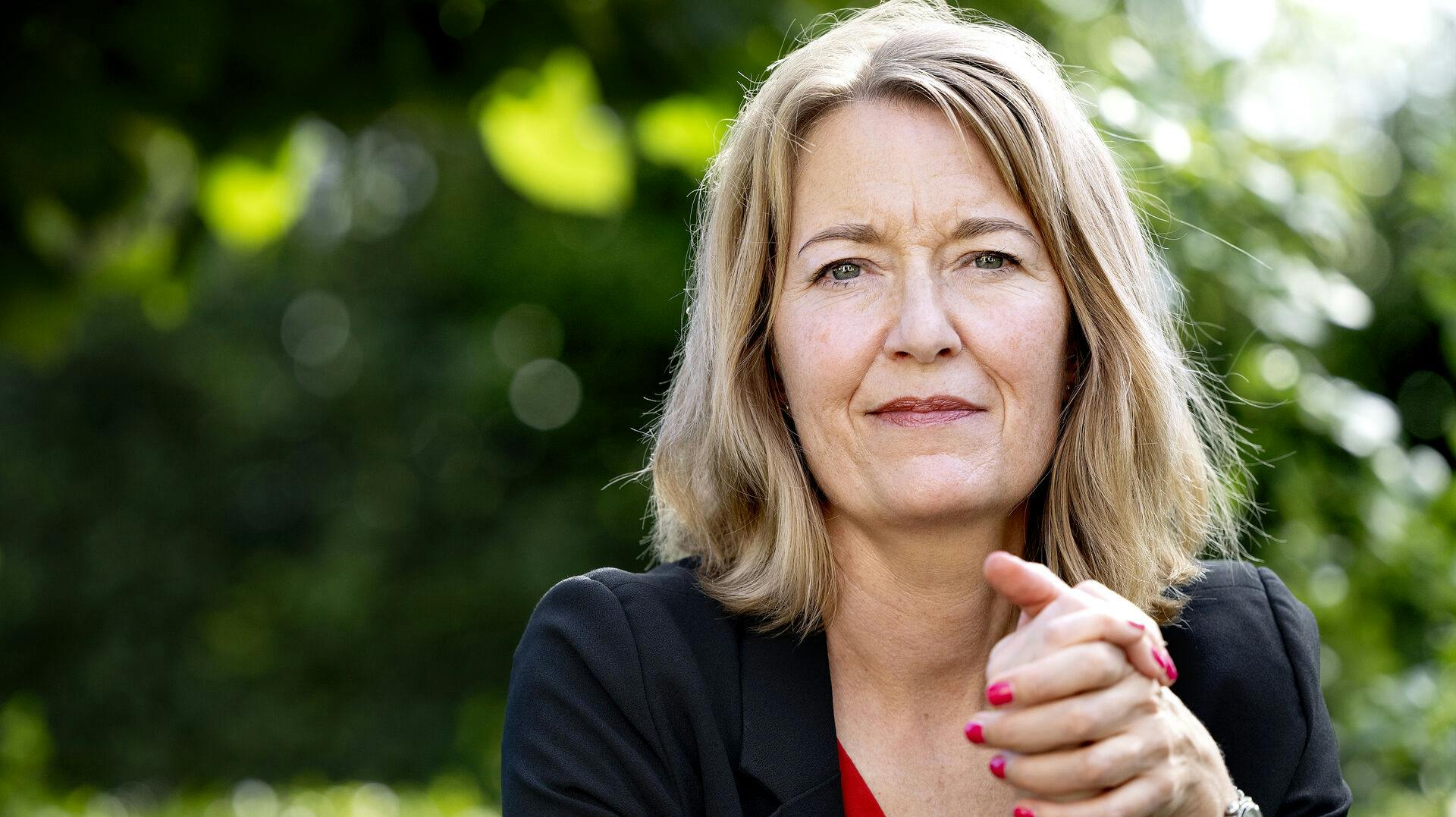 Amalie Mathiassen er aktuel med en ny bog, hvor hun sætter ord på det vanvittige dobbeltliv, som hendes daværende mand – den tidligere 3F-fagboss Per Christensen – levede.