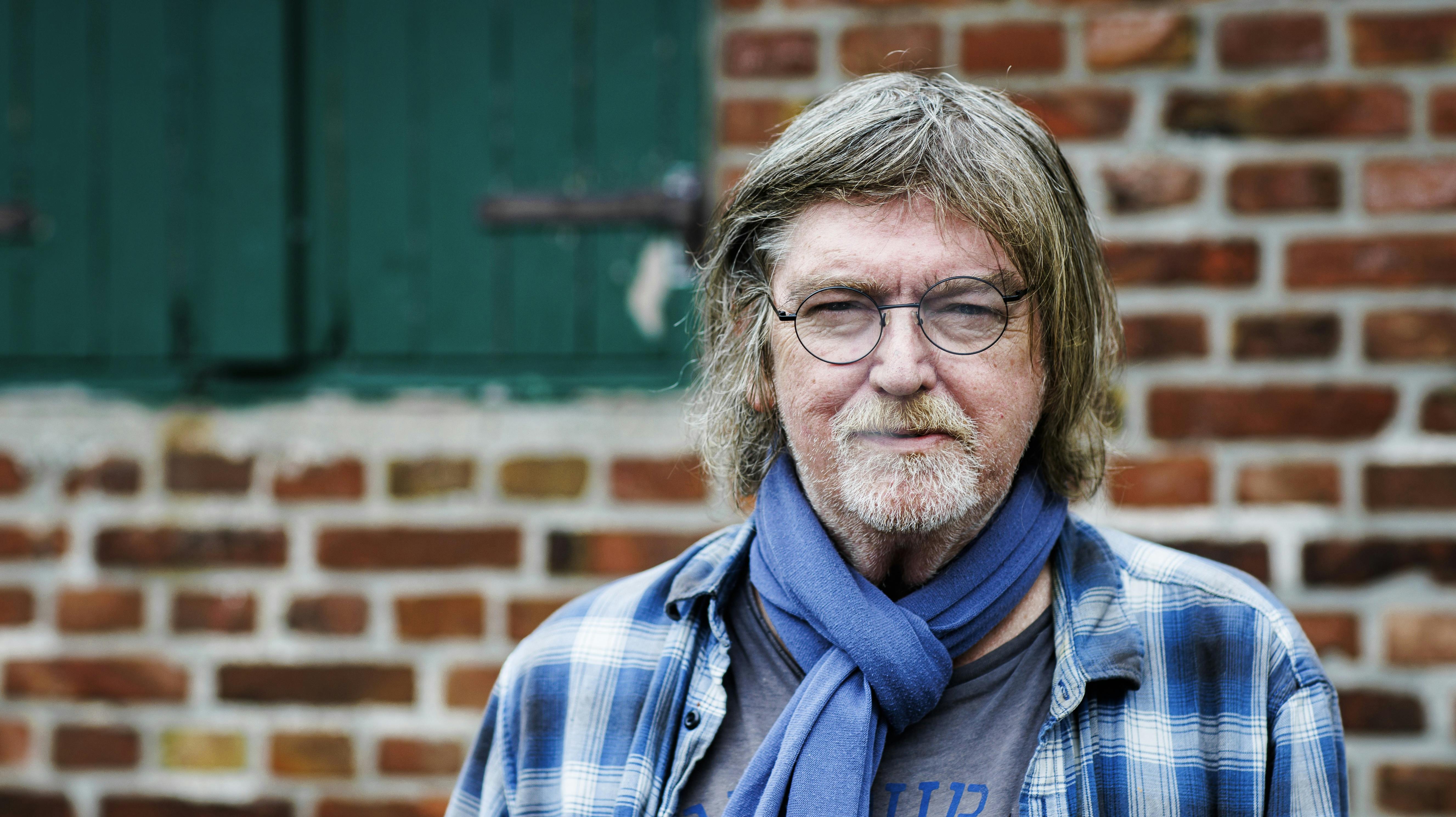 Efter flere uger på hospitalet er Johnny Madsen endelig blevet udskrevet.