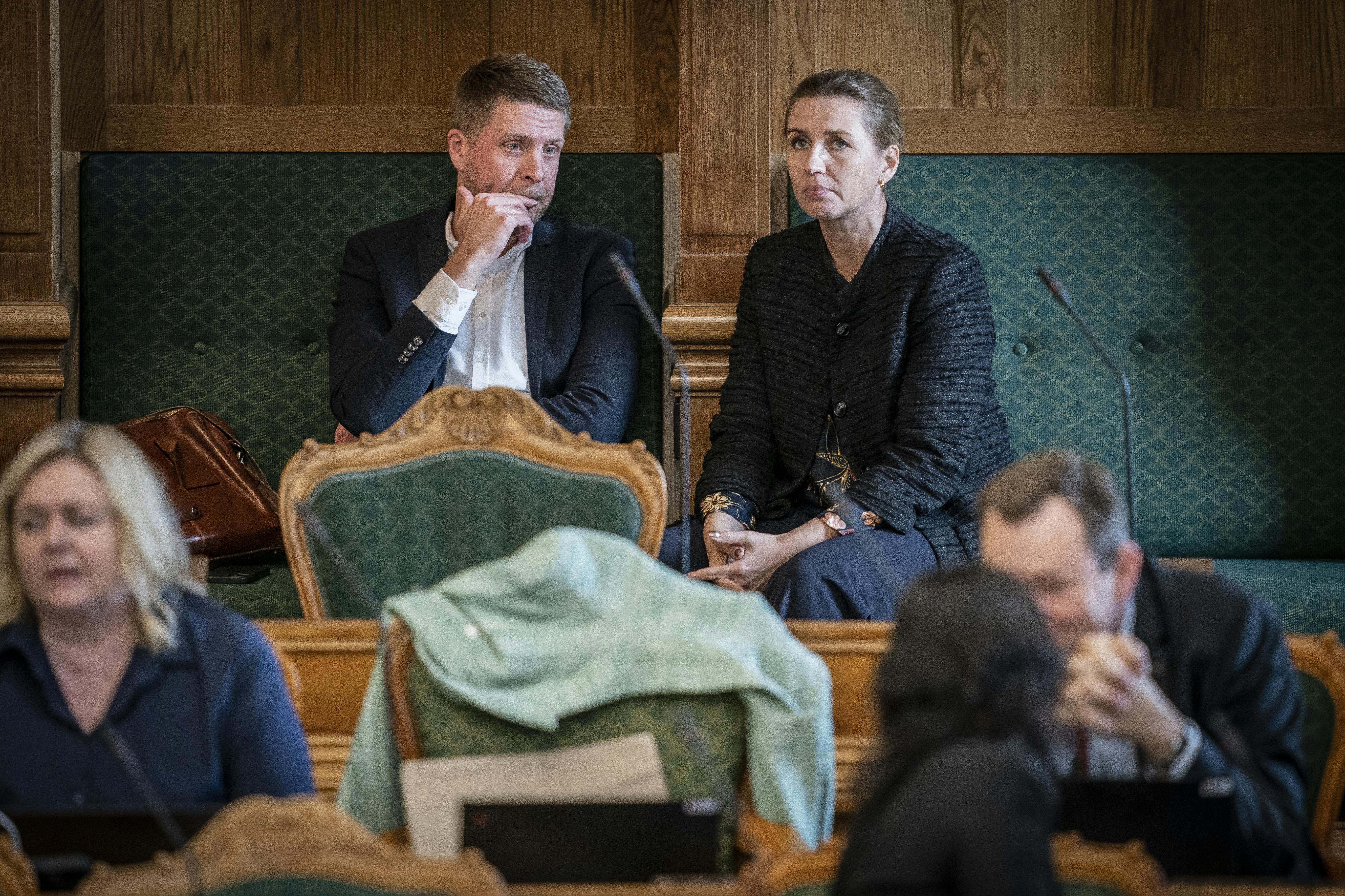 Kasper Sand Kjær mængede sig med socialdemokratiets top, da han stadig var i partiet. Derfor kom det også bag på flere af hans tidligere kollegaer, at han stoppede i Folketinget.