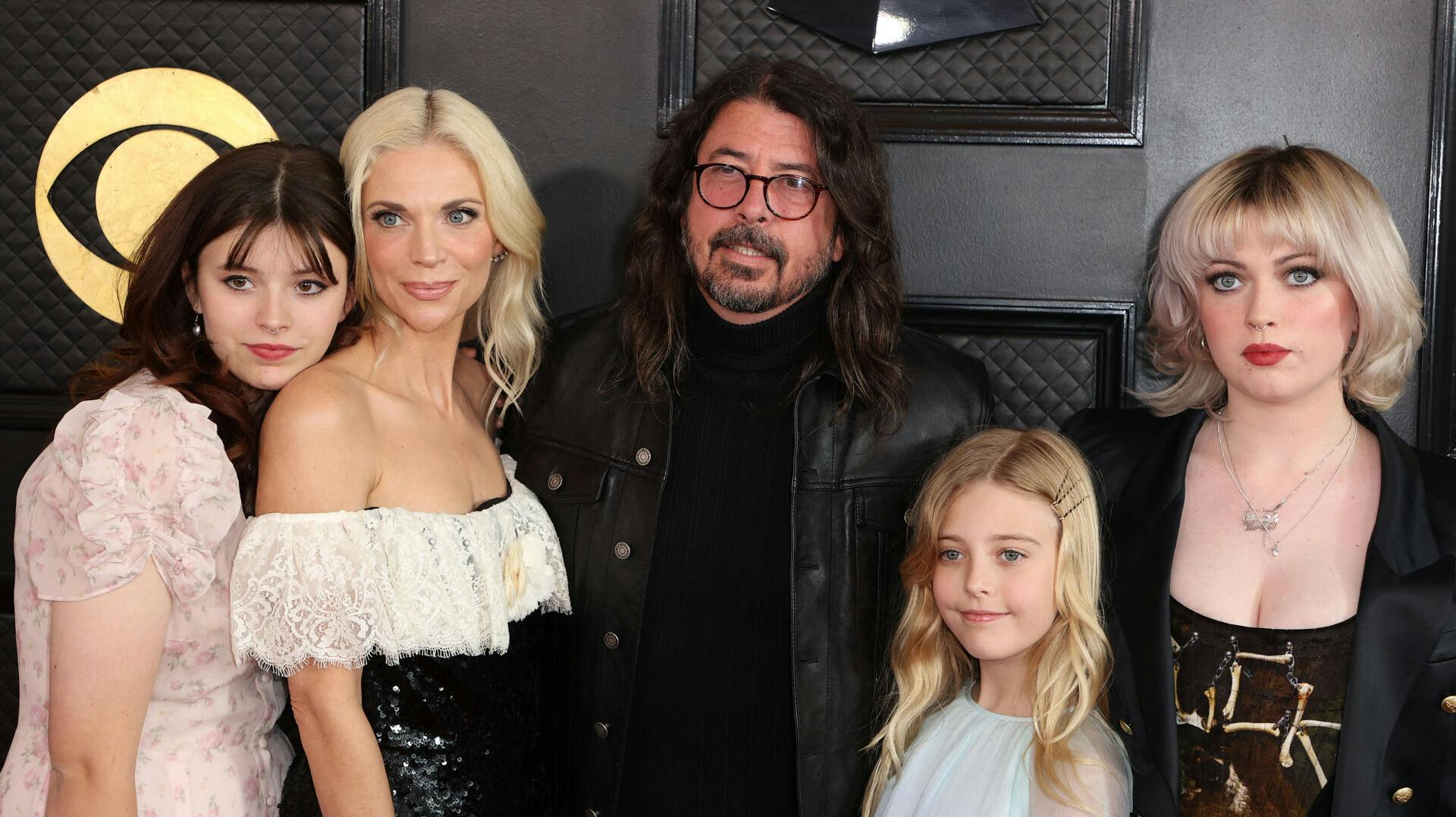 Dave Grohl med sin familie til sidste års Grammy-uddeling.
