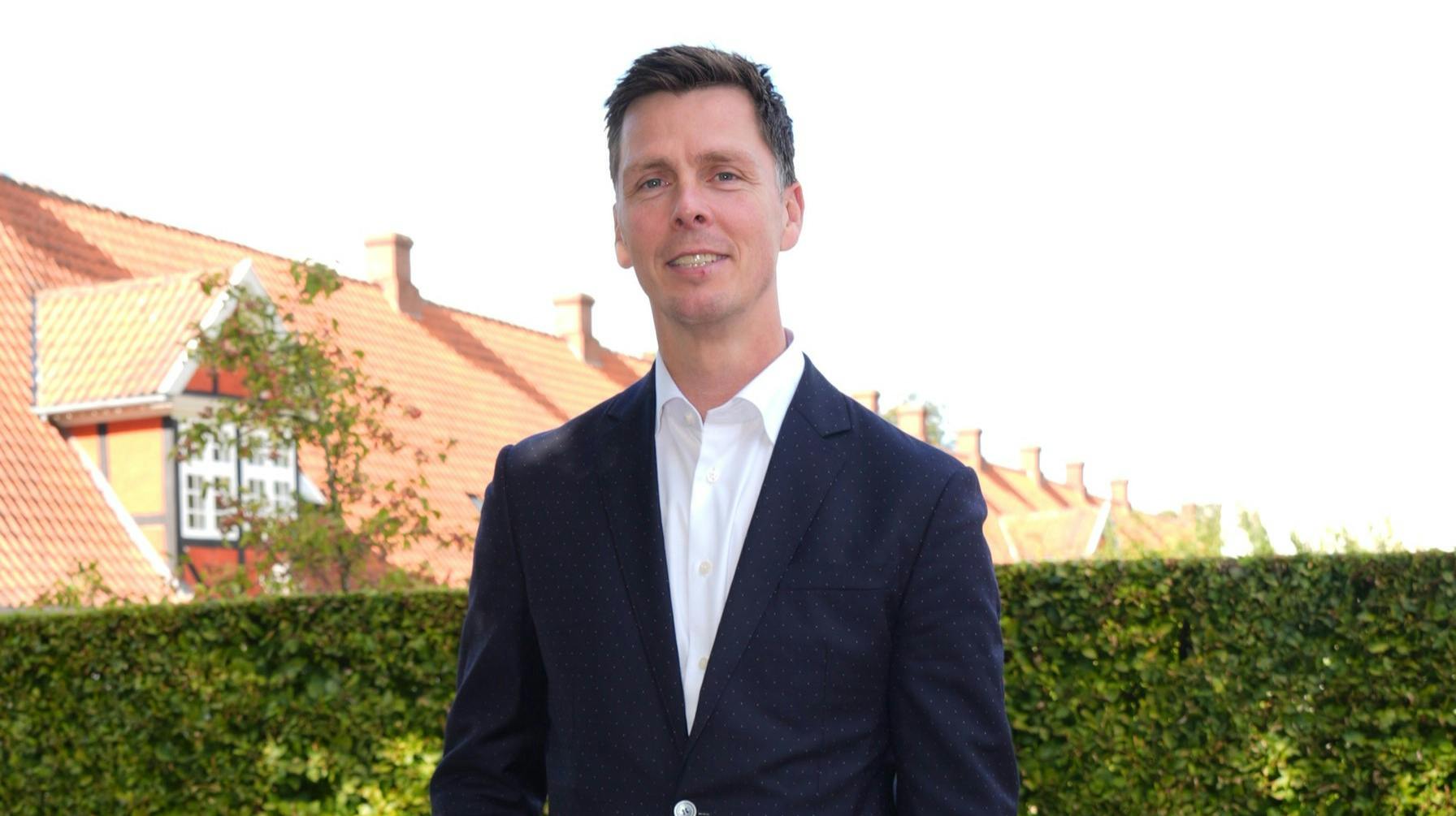 Efter 17 år i Tyskland er Hans Lindberg og familien flyttet hjem til Danmark. Og det har betydet en sommer fyldt med flyttekasser og nyt job, lige efter OL-guldmedaljen blev sikret.