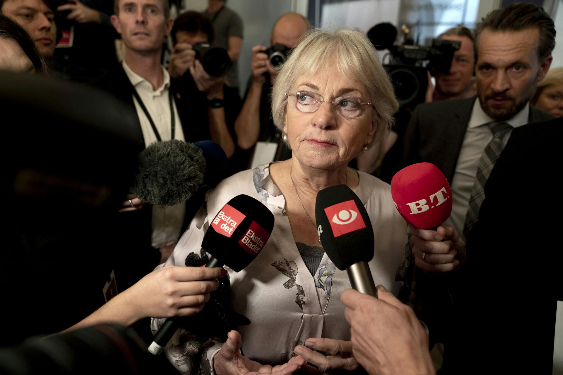 Pia Kjærsgaard under valgaftenen hos Dansk Folkeparti på Christiansborg i 2022. Hvor hun "bestemt ikke var sur".