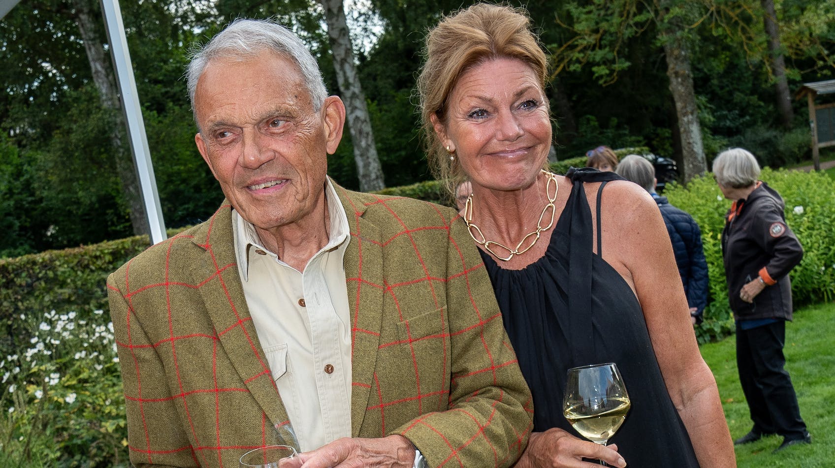 Karsten Ree havde ekskæresten Gitte Peters med til Rungstedlundprisen mandag eftermiddag.