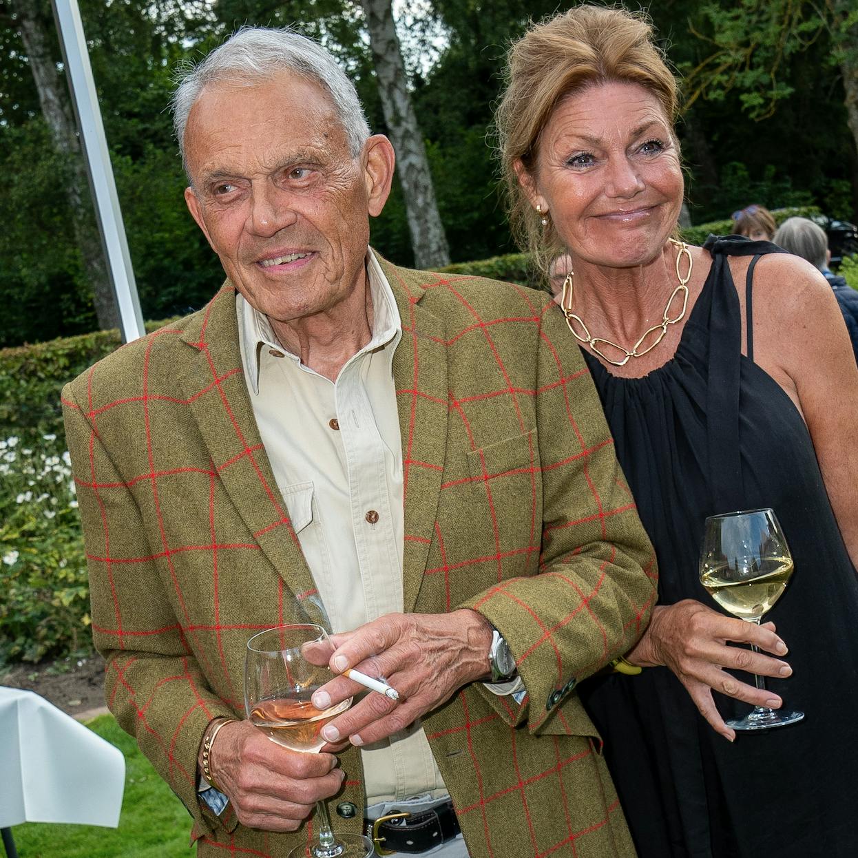 Karsten Ree havde ekskæresten Gitte Peters med til Rungstedlundprisen mandag eftermiddag.