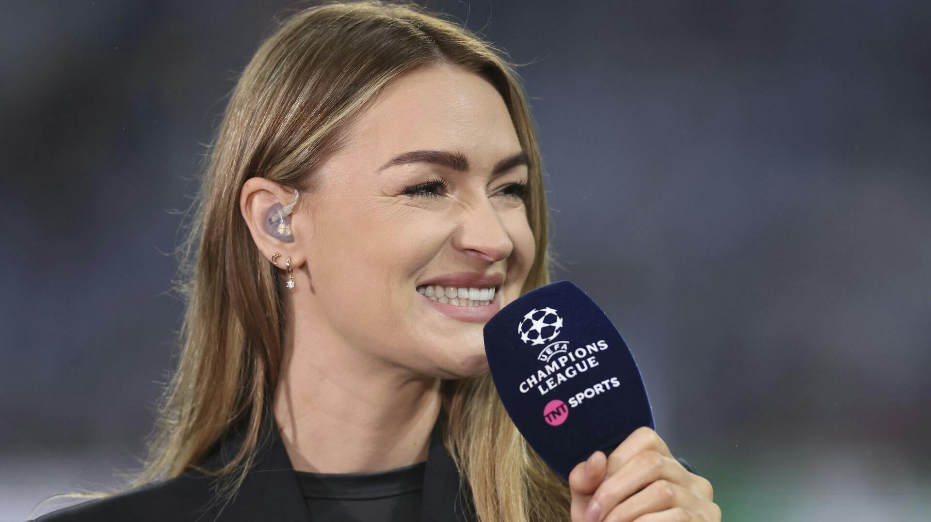 Laura Woods skal giftes med den tidligere realitystjerne Adam Collard. Det afslører tv-værten på Instagram.