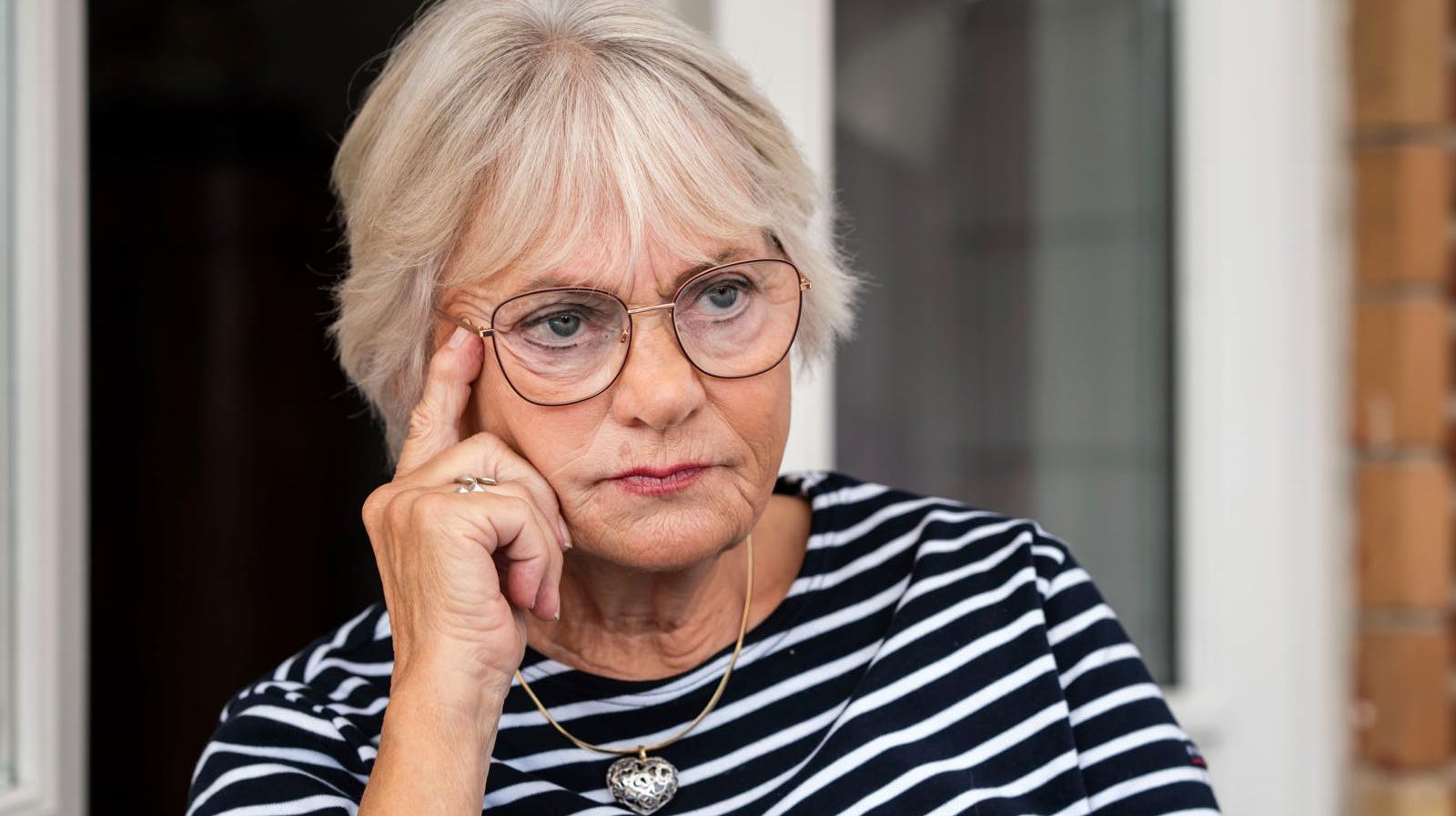 Pia Kjærsgaard er under hård beskydning fra sin eks-kollega på Borgen, Uffe Elbæk.