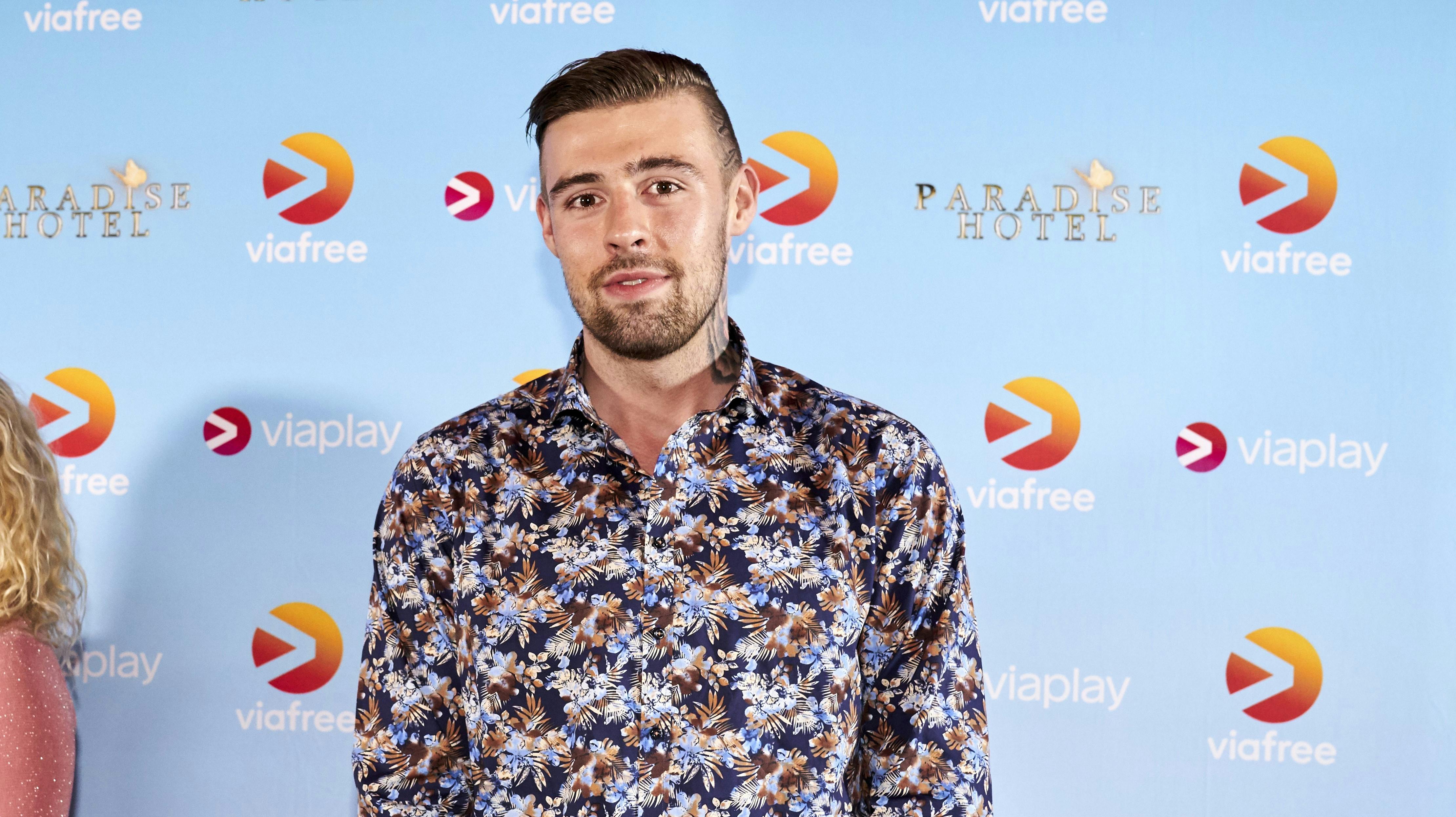 Tobias Friberg tager i denne uge plads på anklagebænken, tiltalt i en sag om spirituskørsel og kørsel uden kørerkort.