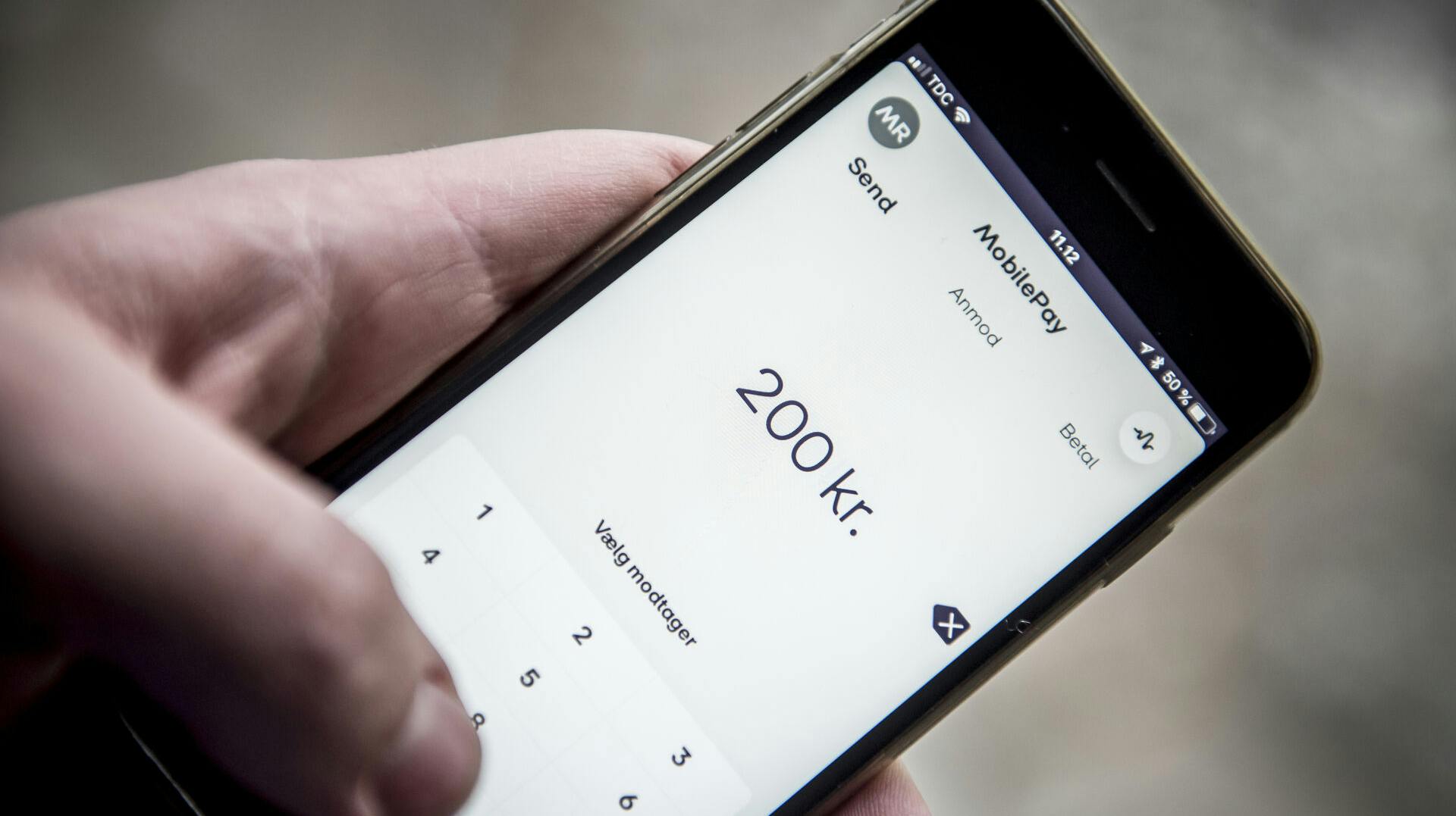 Det er nu muligt at sende penge med MobilePay til personer i Sverige.