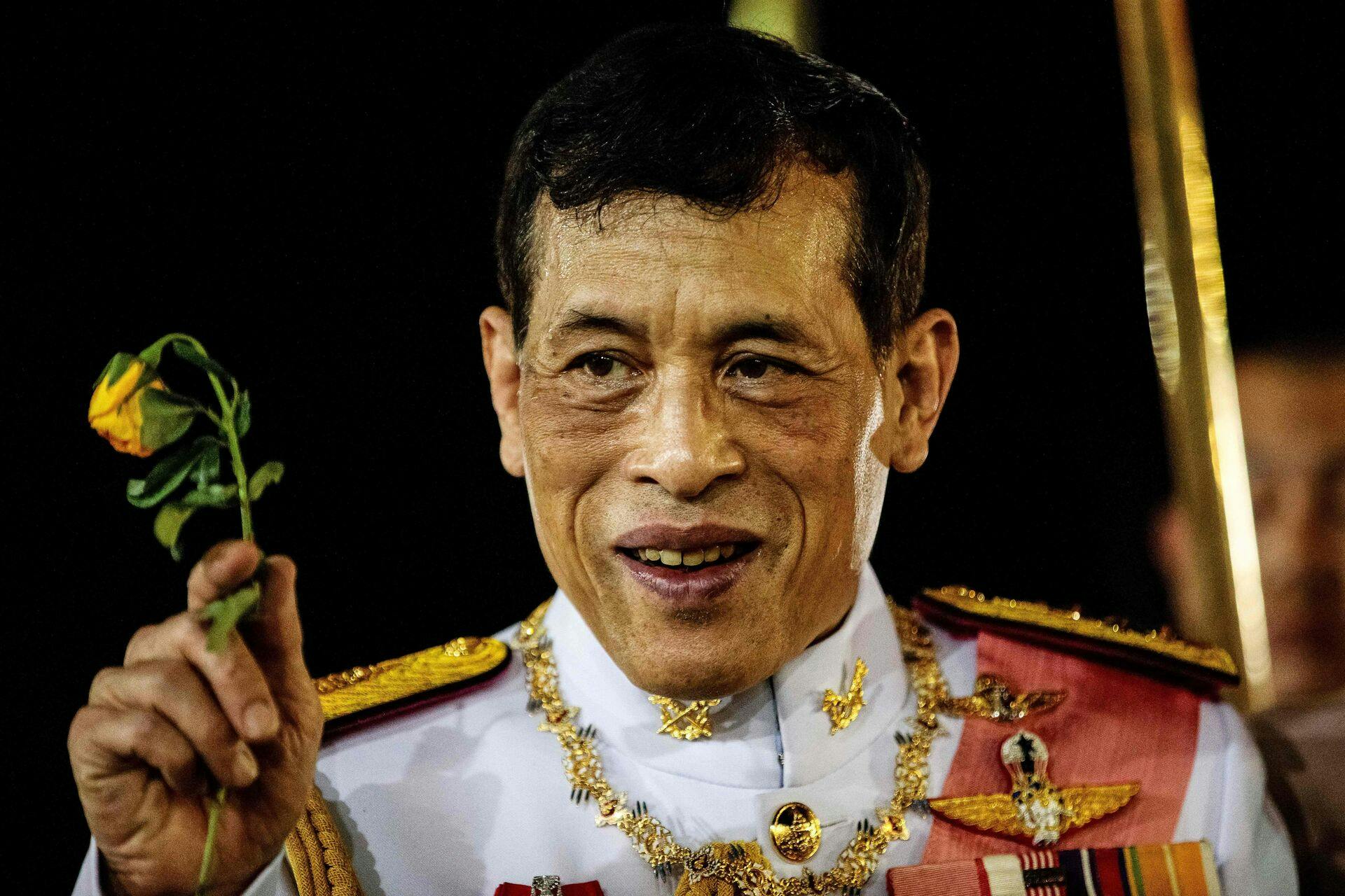 Thailands konge har tirsdag godkent en lov om, at personer af samme køn kan blive gift i landet. Thailand bliver dermed det tredje asiatiske land til at godkende ægteskab mellem personer af samme køn.