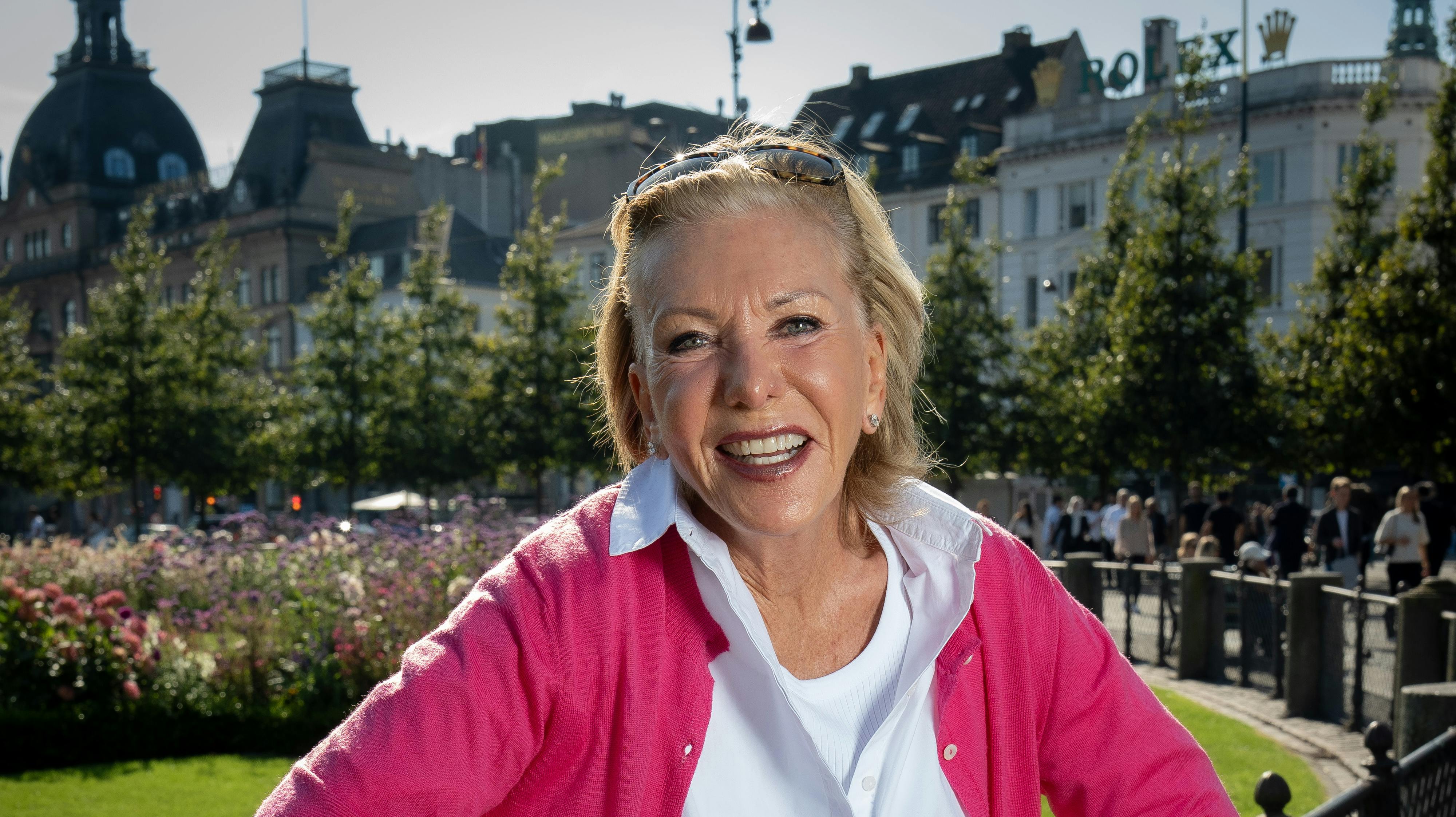 Dorthe Kollo smiler ekstrastort for tiden.