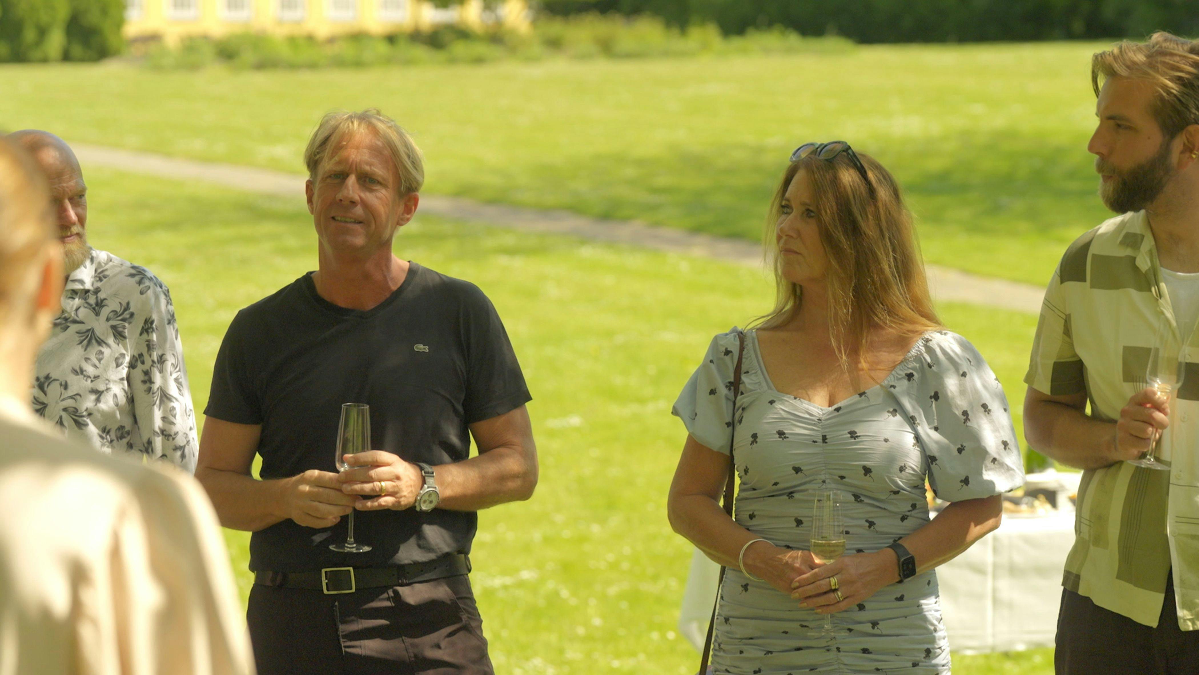 – Jeg respekterer 100 procent, hvis det er meget væsentligt for Frank, at man er lyshåret, fortæller Anette, som dog er uforstående over for, hvordan det kan være vigtigt, når man har meldt sig til programmet.