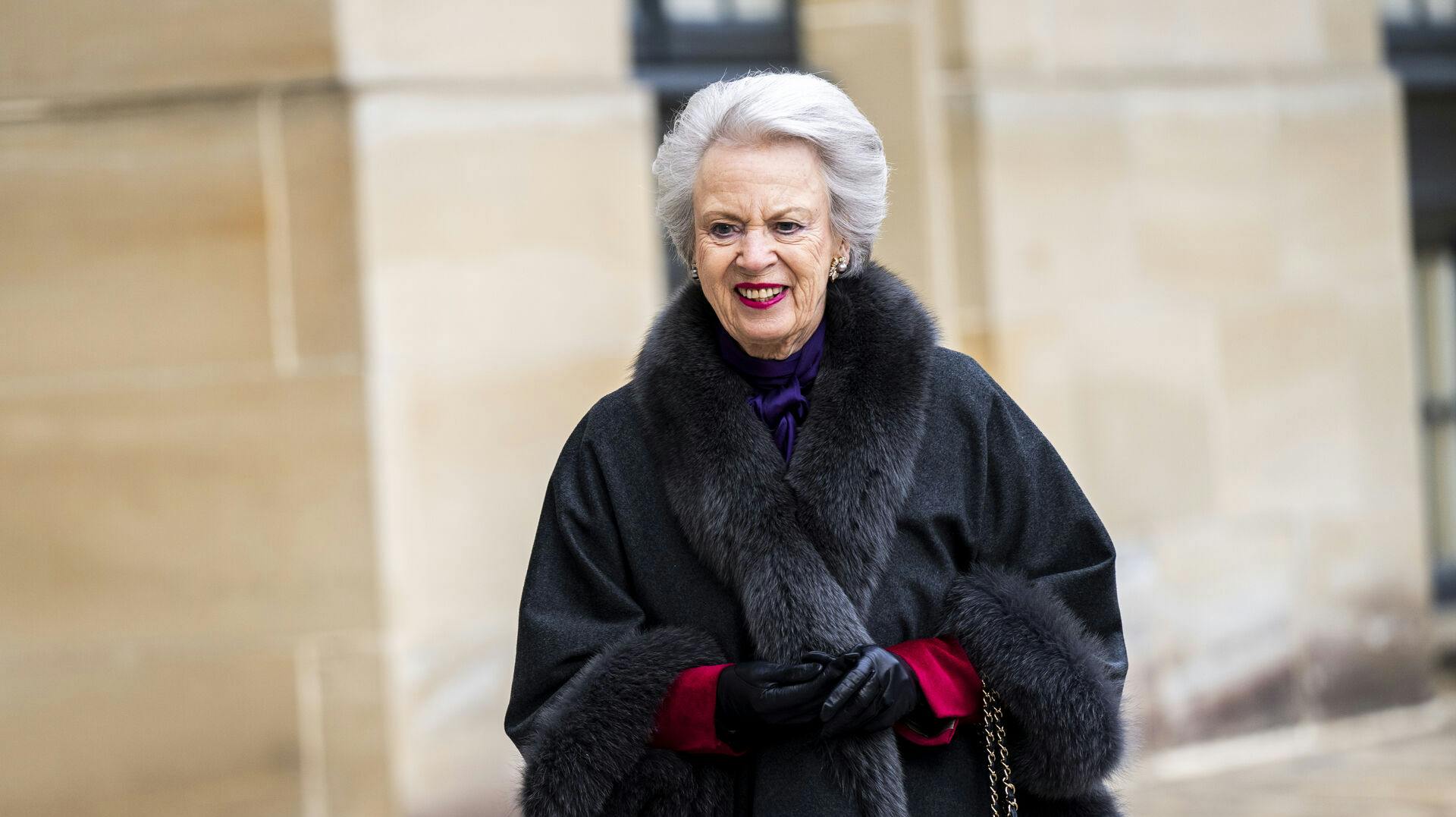 Prinsesse Benedikte rejser til Grækenland for at deltage i prinsesse Theodoras bryllup.