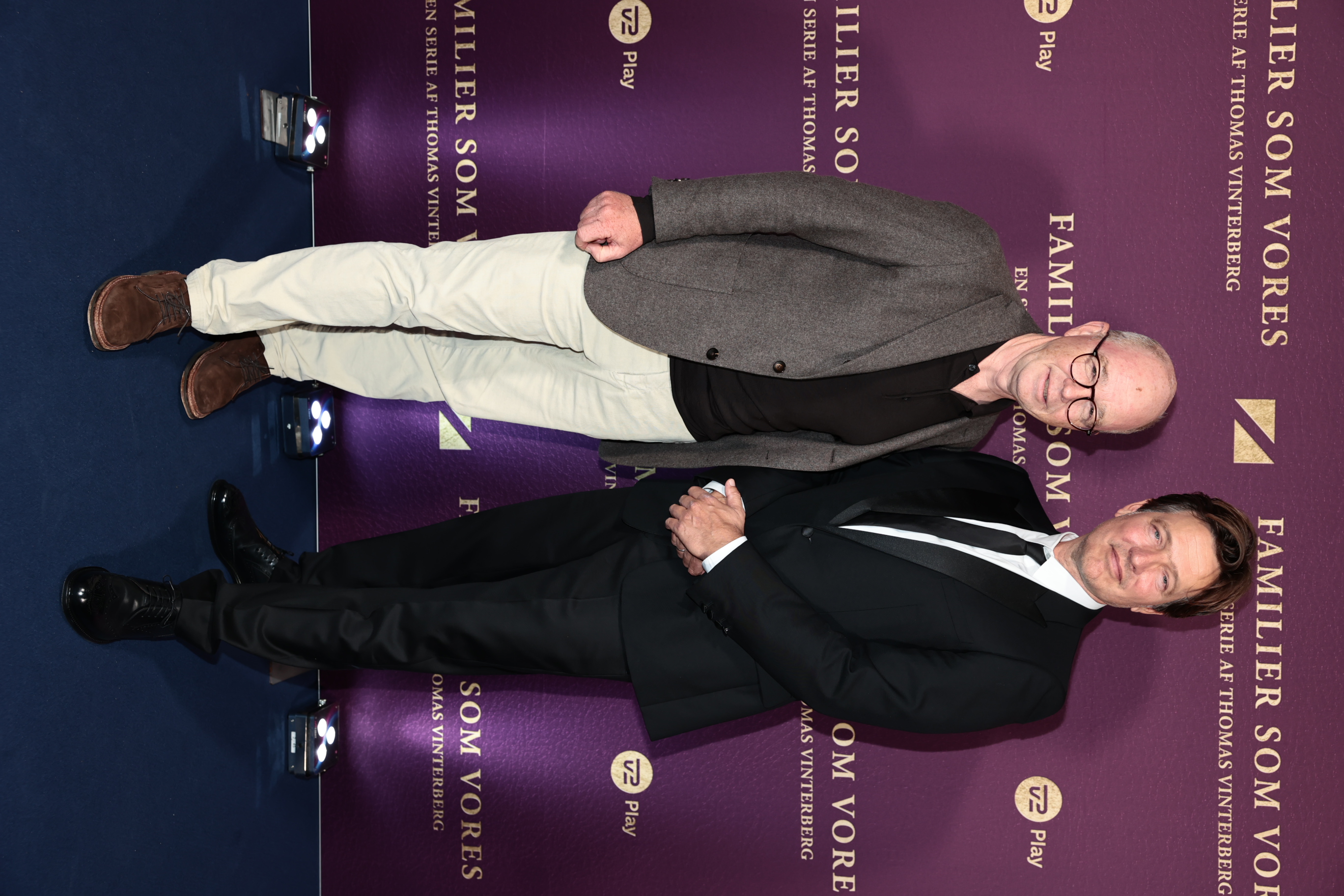 De kendte ankommer til premiere på "Familier som vores". 