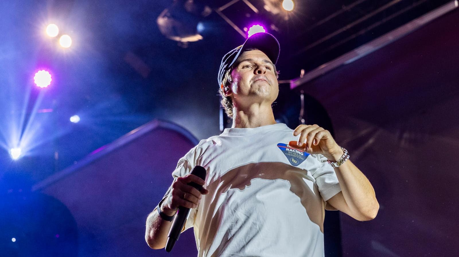 Både på scenen og privat har Lukas Forchhammer stor succes.