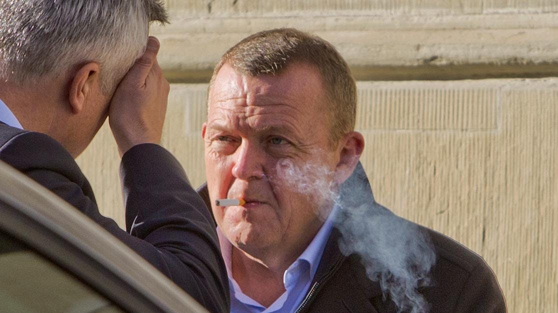 Lars får brug for en ekstra smøg til at styrke sig på efter den elendige måling.