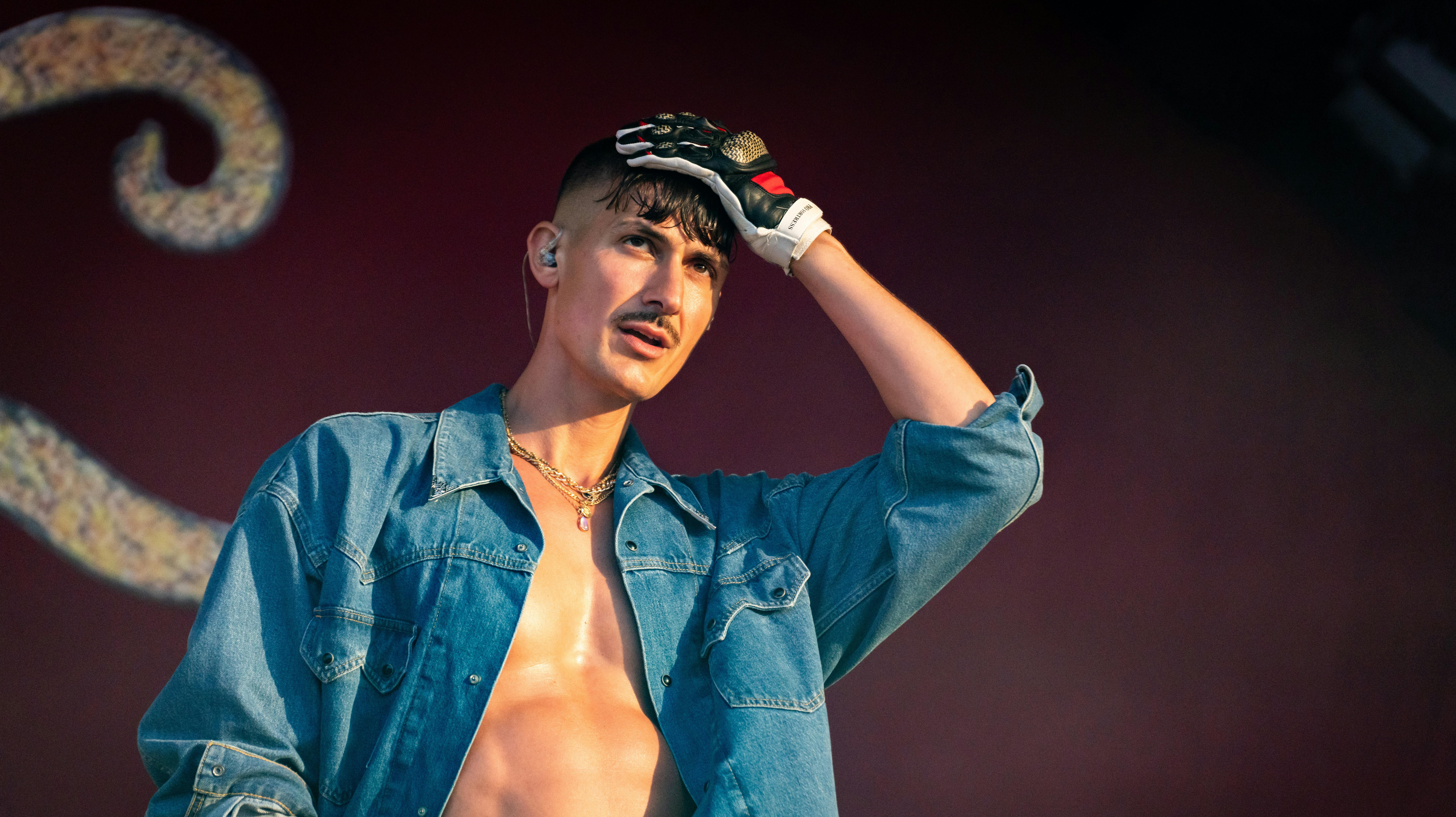 Tobias Rahim optræder til Grøn Koncert i Øresundsparken i Tårnby torsdag den 18. juli 2024. (Foto: Emil Nicolai Helms/Ritzau Scanpix)