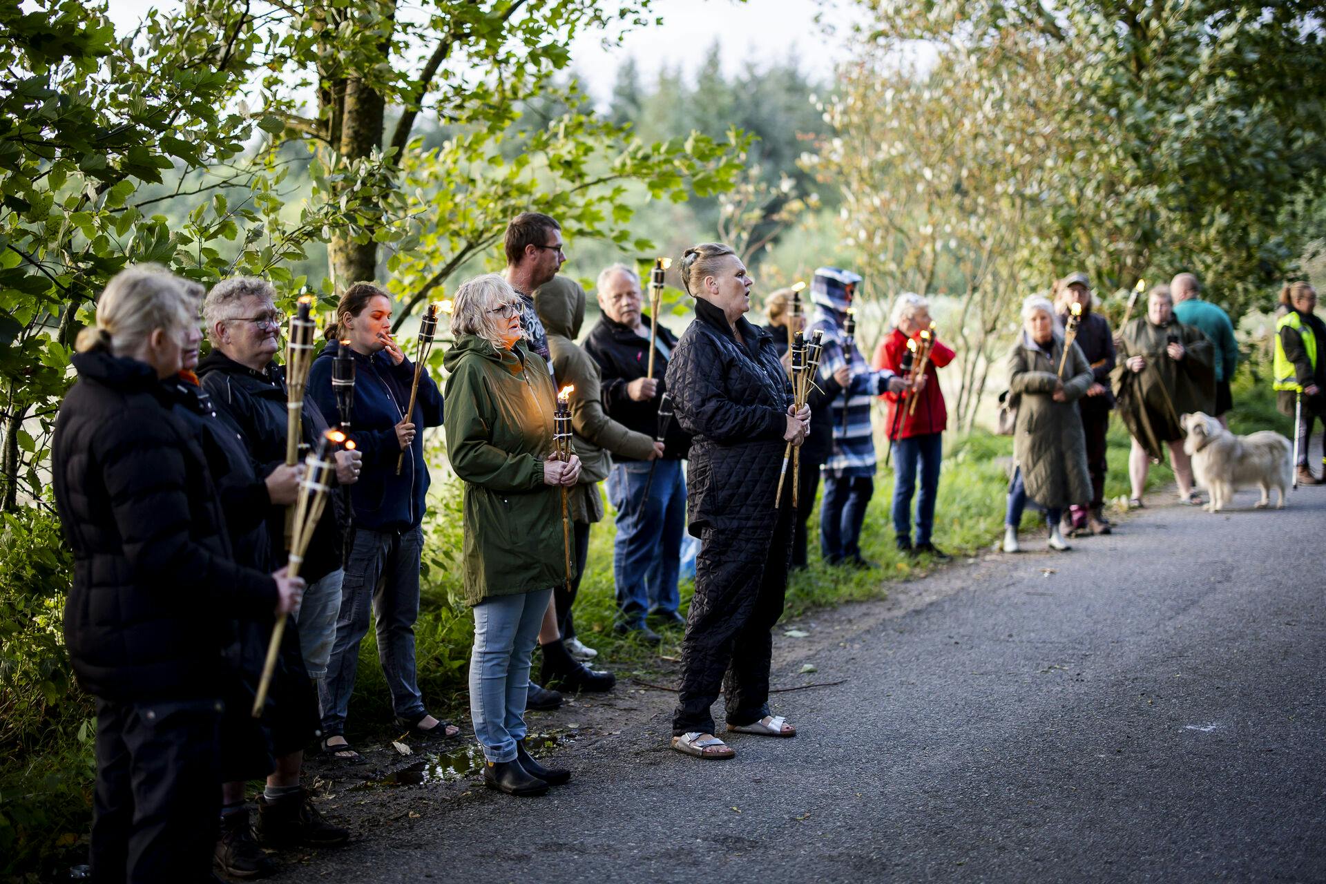 De mange anklager om vanrøgt af heste førte til utallige demonstrationer ved Viegård Stutteri. Indimellem udviklede det sig voldsomt.