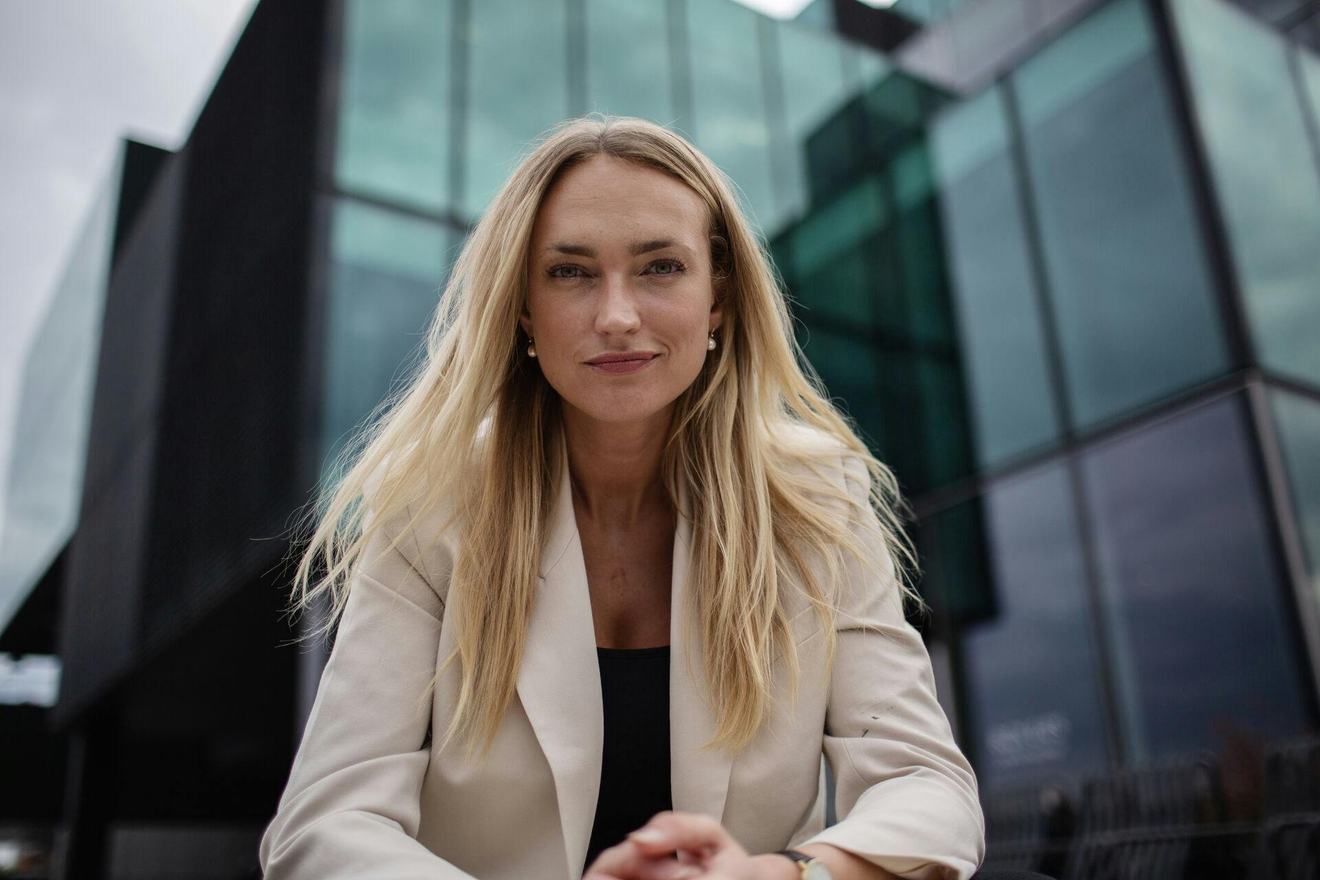 Line Hoffmeyer er aktuel med bogen "Så længe dit hjerte slår".