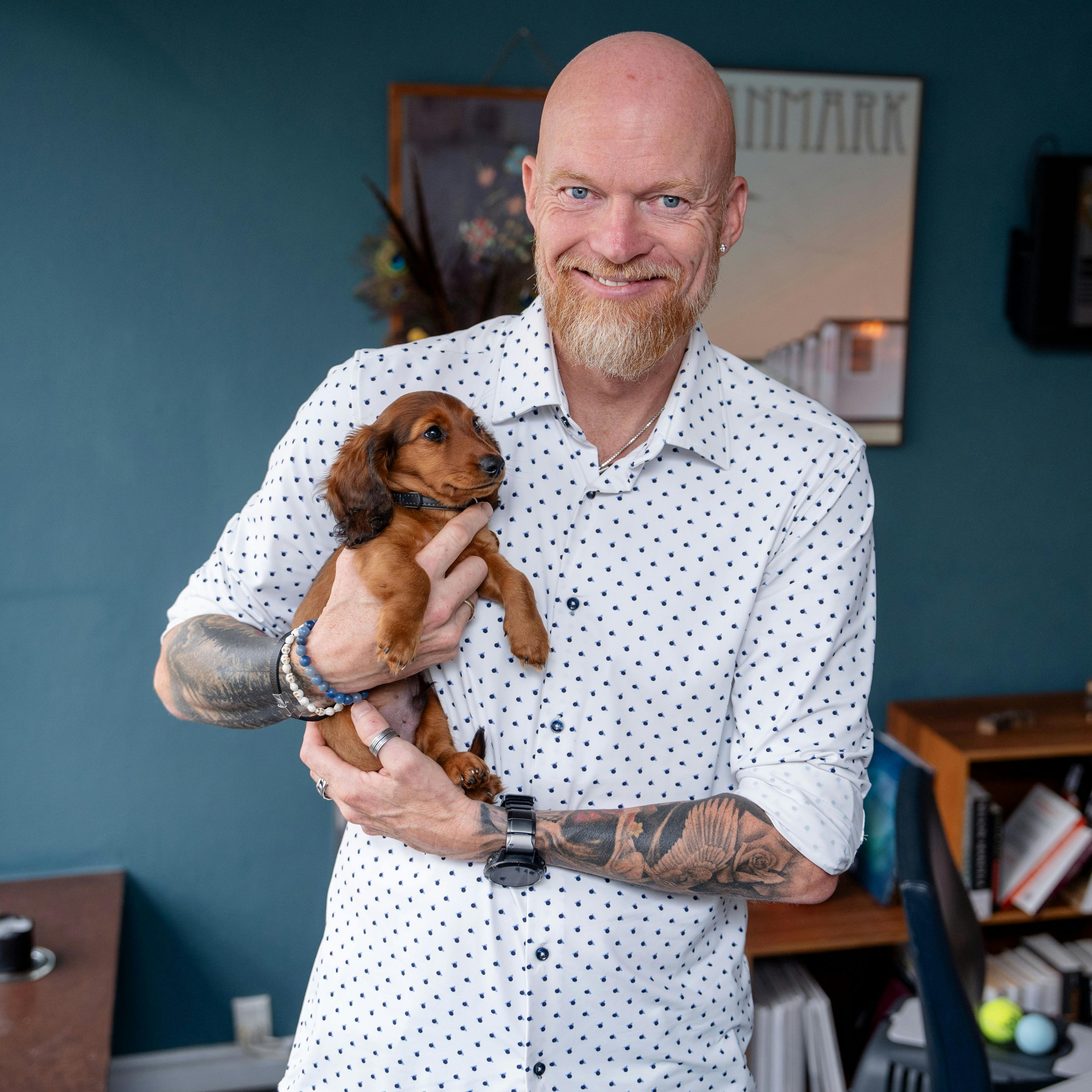 Opgavebeskrivelse: Interview med Lars fra ”Gift ved første blik” hjemme hos ham i Faaborg. Mødetid og sted på opgaven: Vi skal være hos ham klokken 11.00 i Faaborg. Præcis adresse kommer. Gæsteliste: Specialinstruktioner: Særlige ønsker: Straksbilleder: Nej Video: Nej Journalist: Camilla Maria Johansen, 40959616 Fotograf: