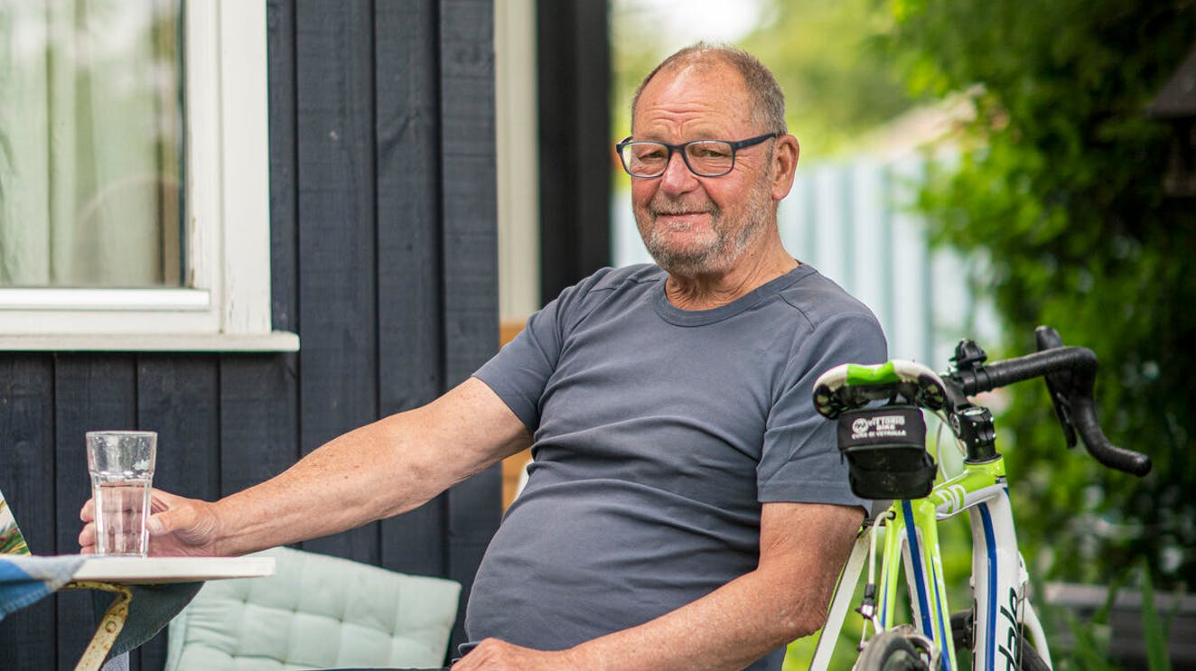 Henrik Jul Hansen er blevet ramt af en blodprop i hjernen. Han er uden for livsfare. 