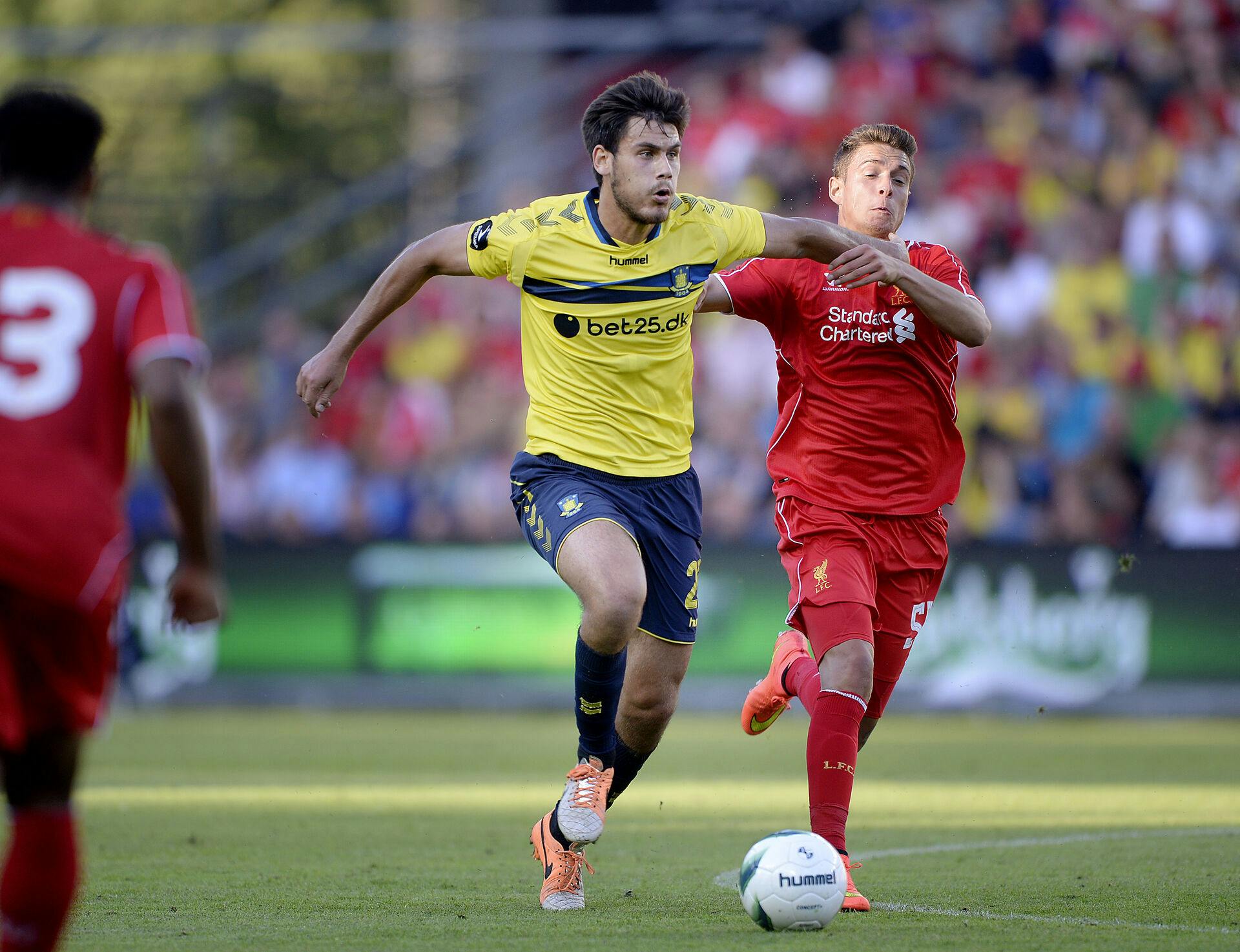 Venskabskamp Brøndby IF - Liverpool F.C. (2-1). Dario Dumic (BIF) og Kevin Stewart