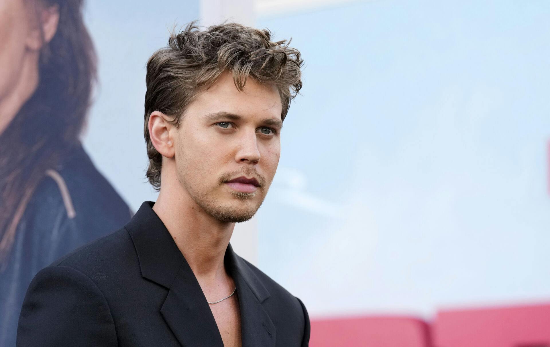 Austin Butler danner normalt par med Kaia Gerber.