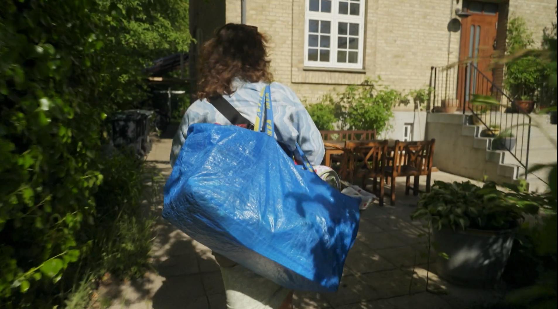 Nina prøver i "Gift ved første blik" hvad det vil sige at bo i kollektiv med Rolf.