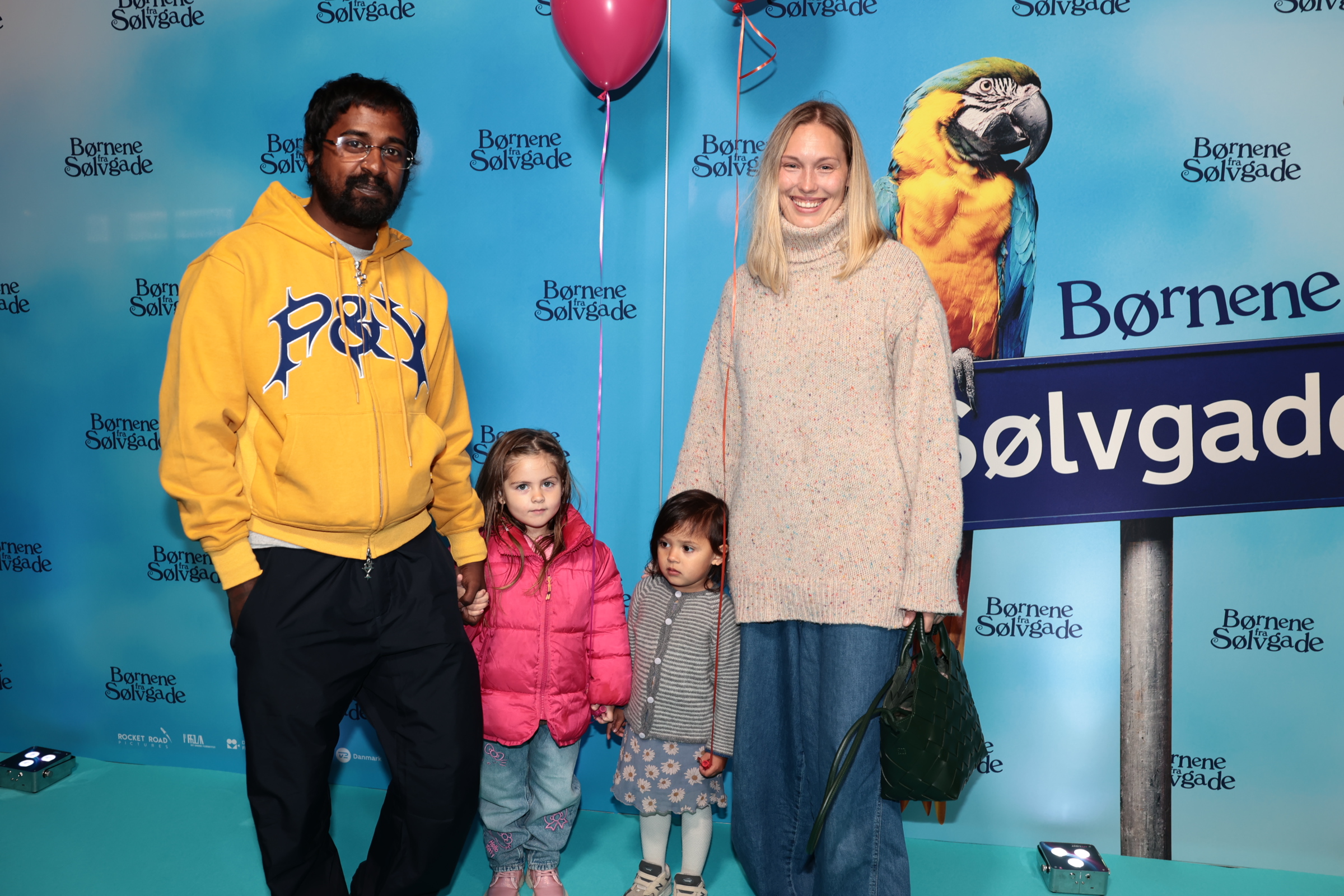 Ulrikke Toft Simonsen og Lord Sive med børnene Norma og Billy.