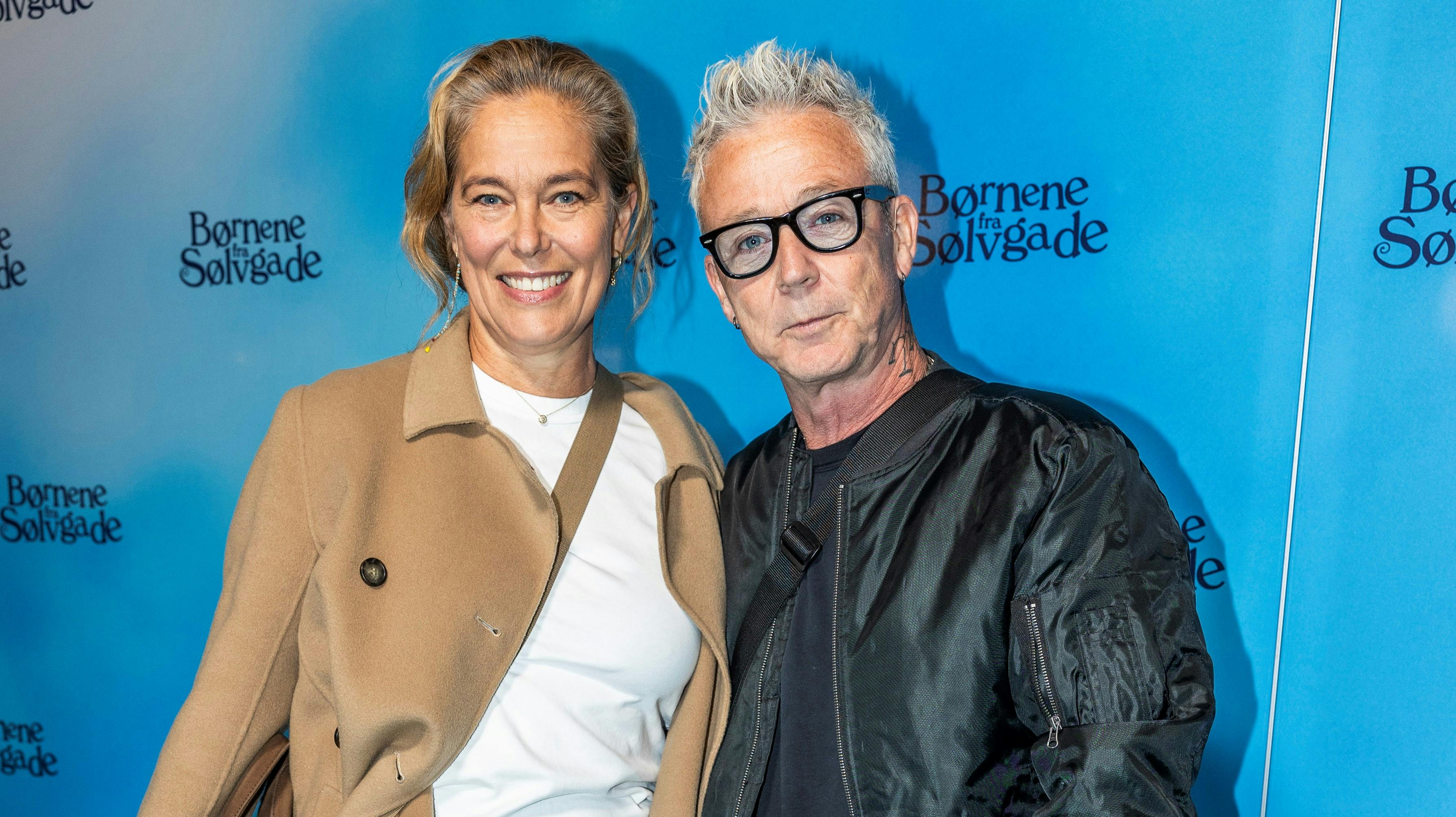 Thomas Helmig stod ved Renée Toft Simonsens side, da hun forleden havde premiere på filmatiseringen af "Børnene fra Sølvgade".