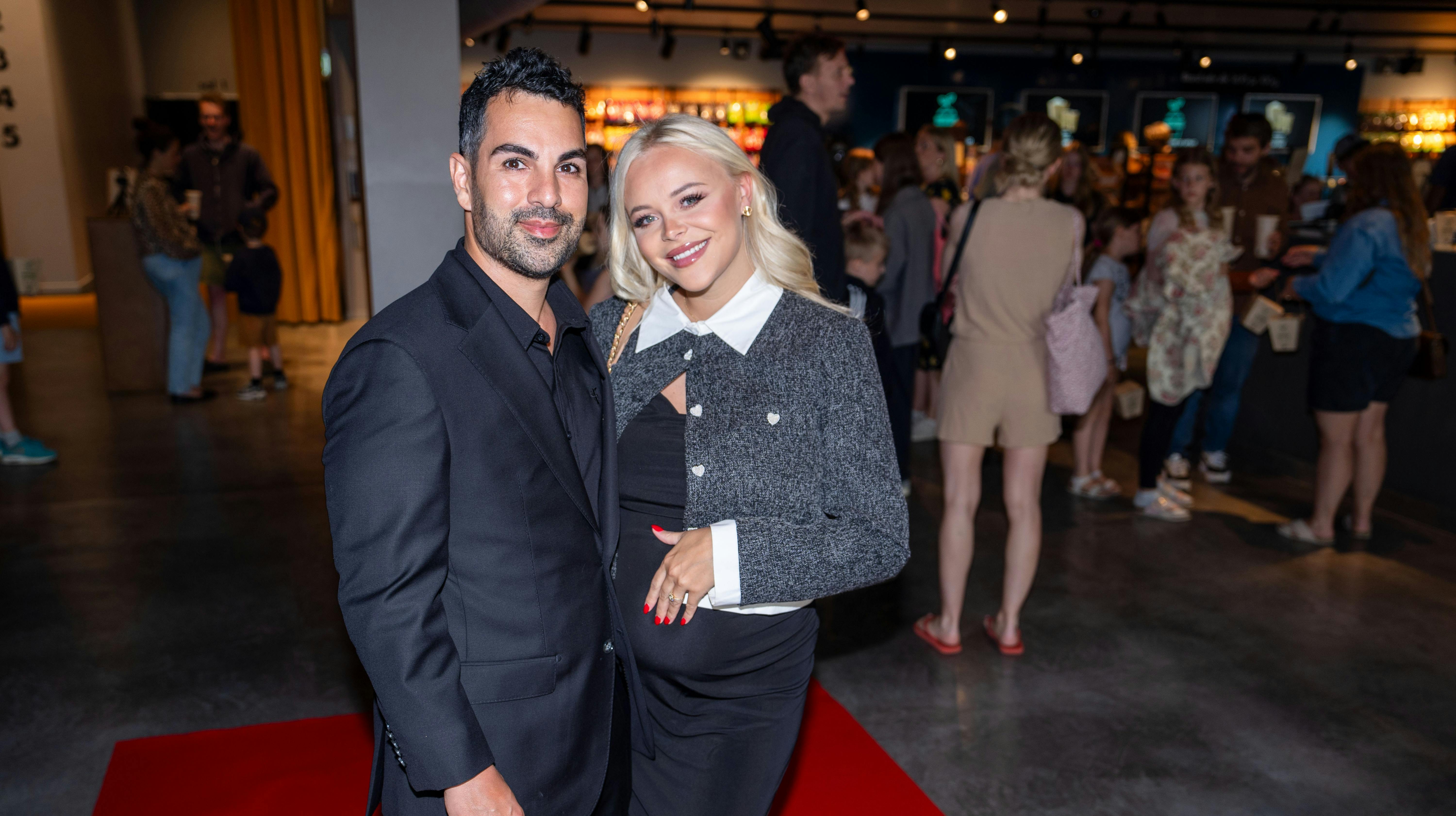 Elvira Pitzner og Mortada Haddad har taget en beslutning om at lade være med at vise datteren for meget frem på de sociale medier. Det skriver Mortada i et opslag på Instagram.