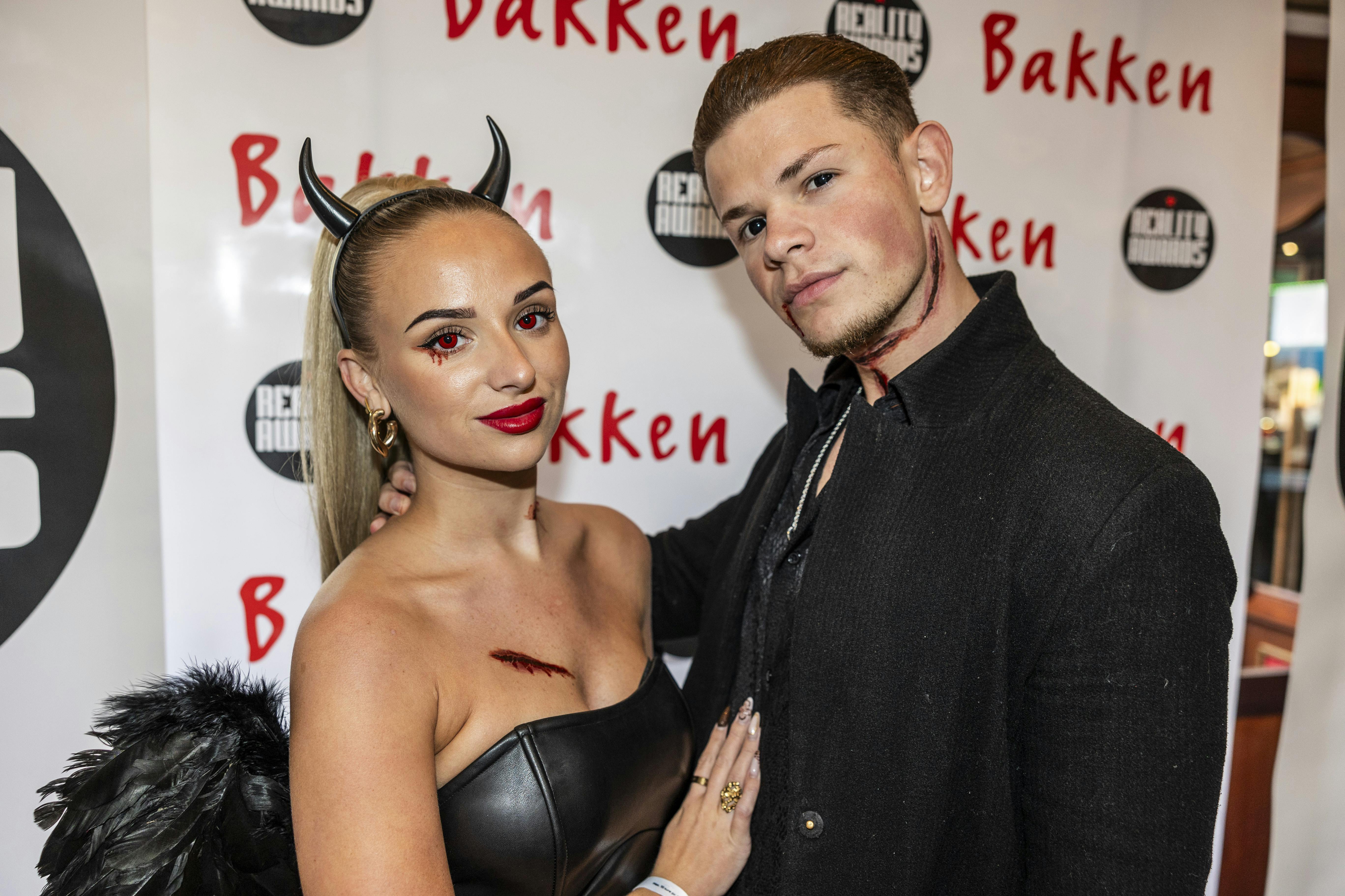 Julica Dall Larsen og Jamie Sørensen mødte op til Reality Awards' halloween-fest på Bakken.