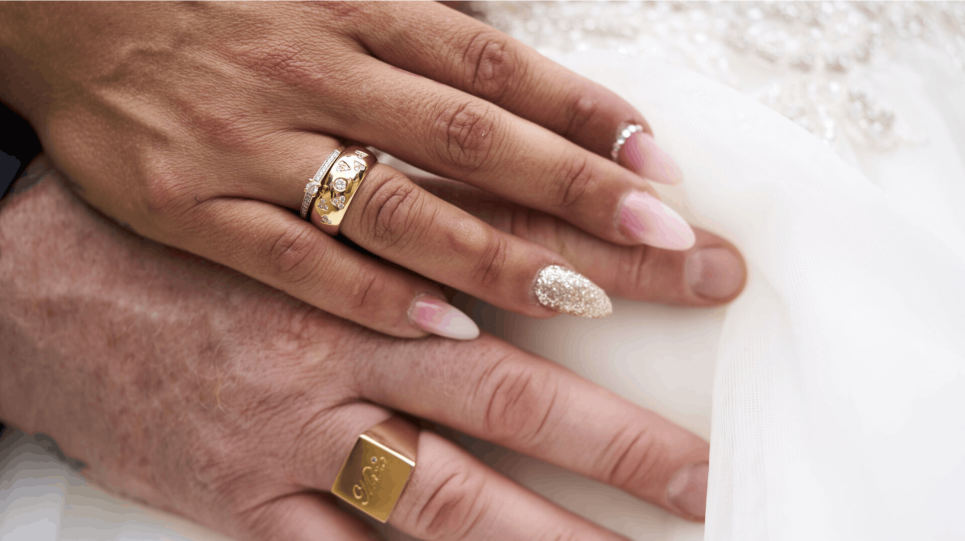 "Gift ved første blik"-stjernen blev idømt fængsel i en sag om tyveri og databedrageri.