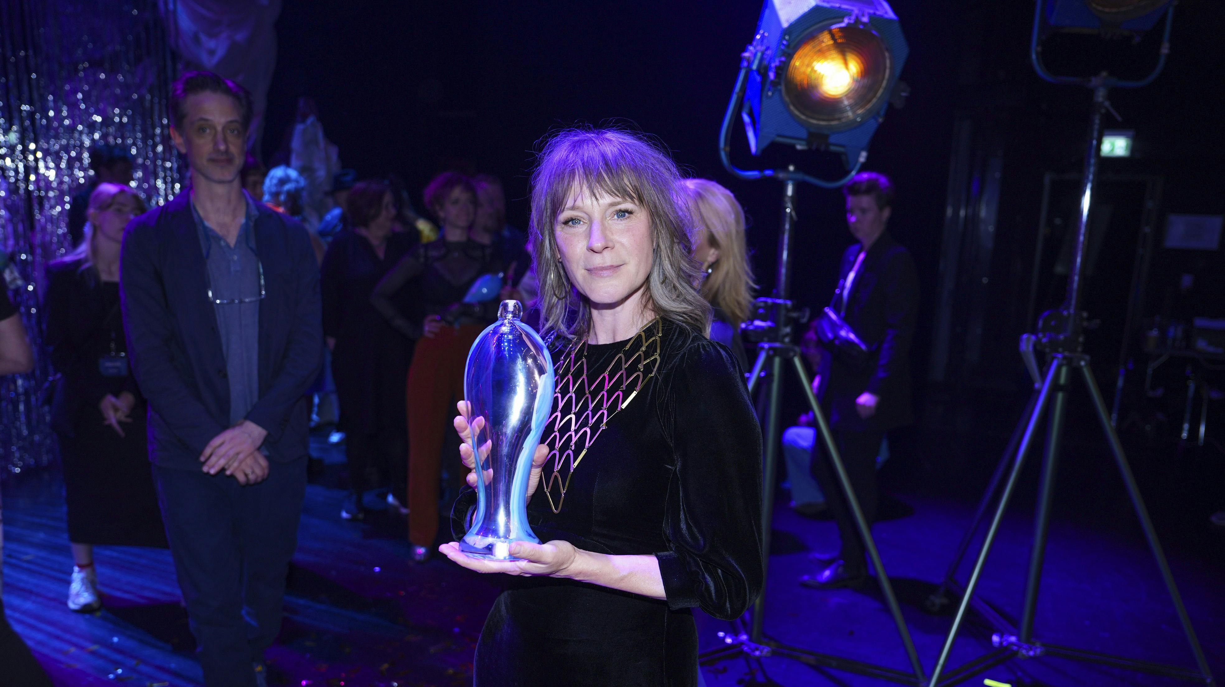 Iben Hjejle aflyser alle forestillinger.