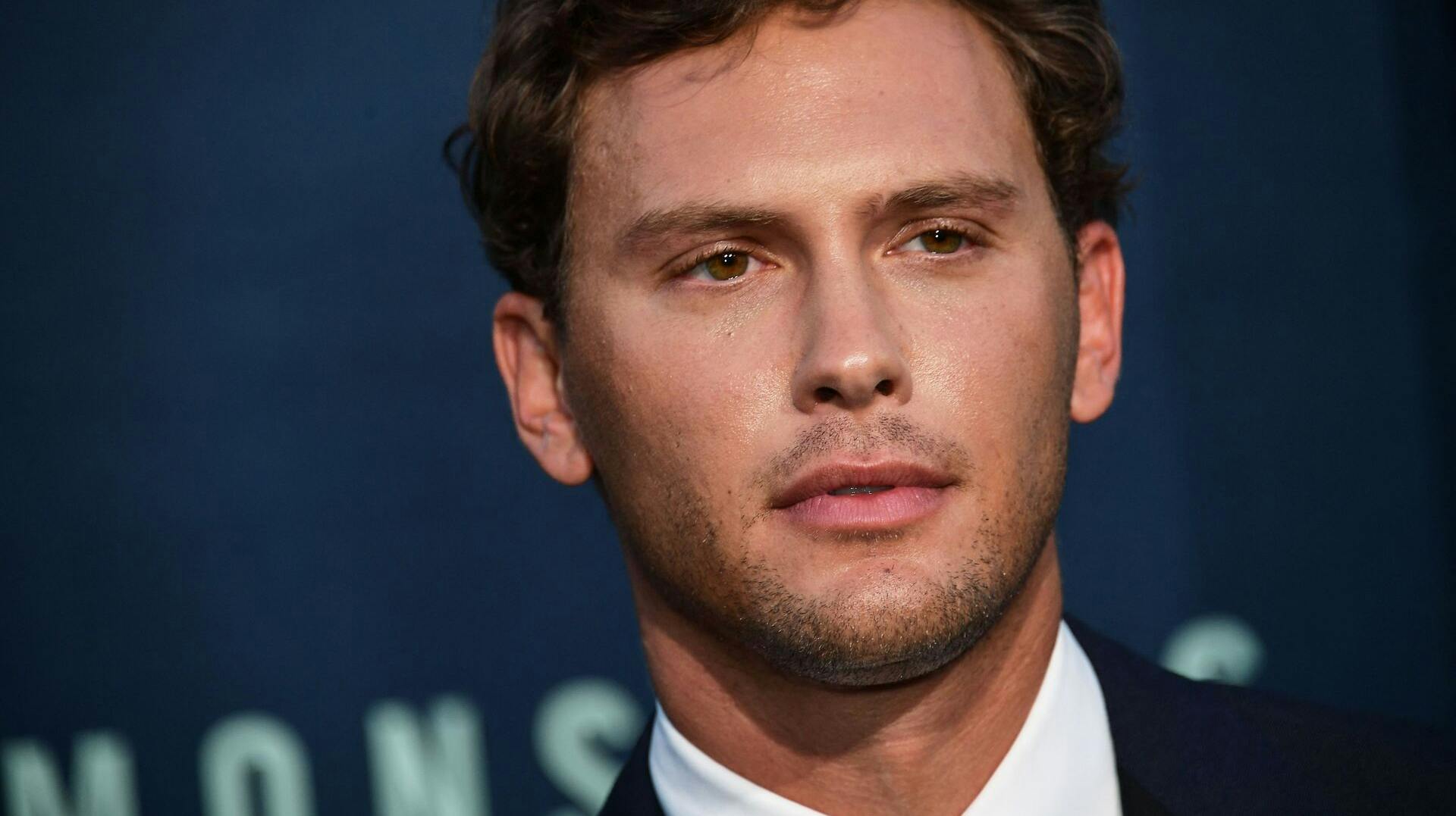 Cooper Koch har vist ikke noget skamme sig over.