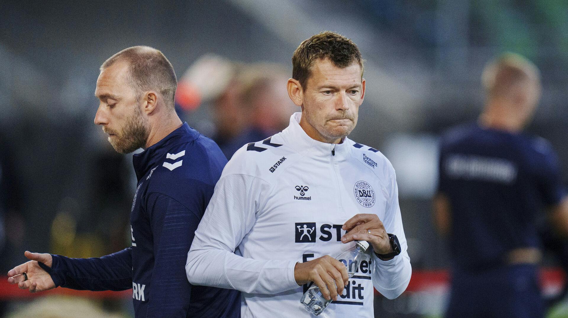 Interim national coach Lars Knudsen and Christian Eriksen during the national football team's training in St. Gallen in Switzerland Monday the 14th of October 2024. (Photo: Liselotte Sabroe/Ritzau Scanpix)