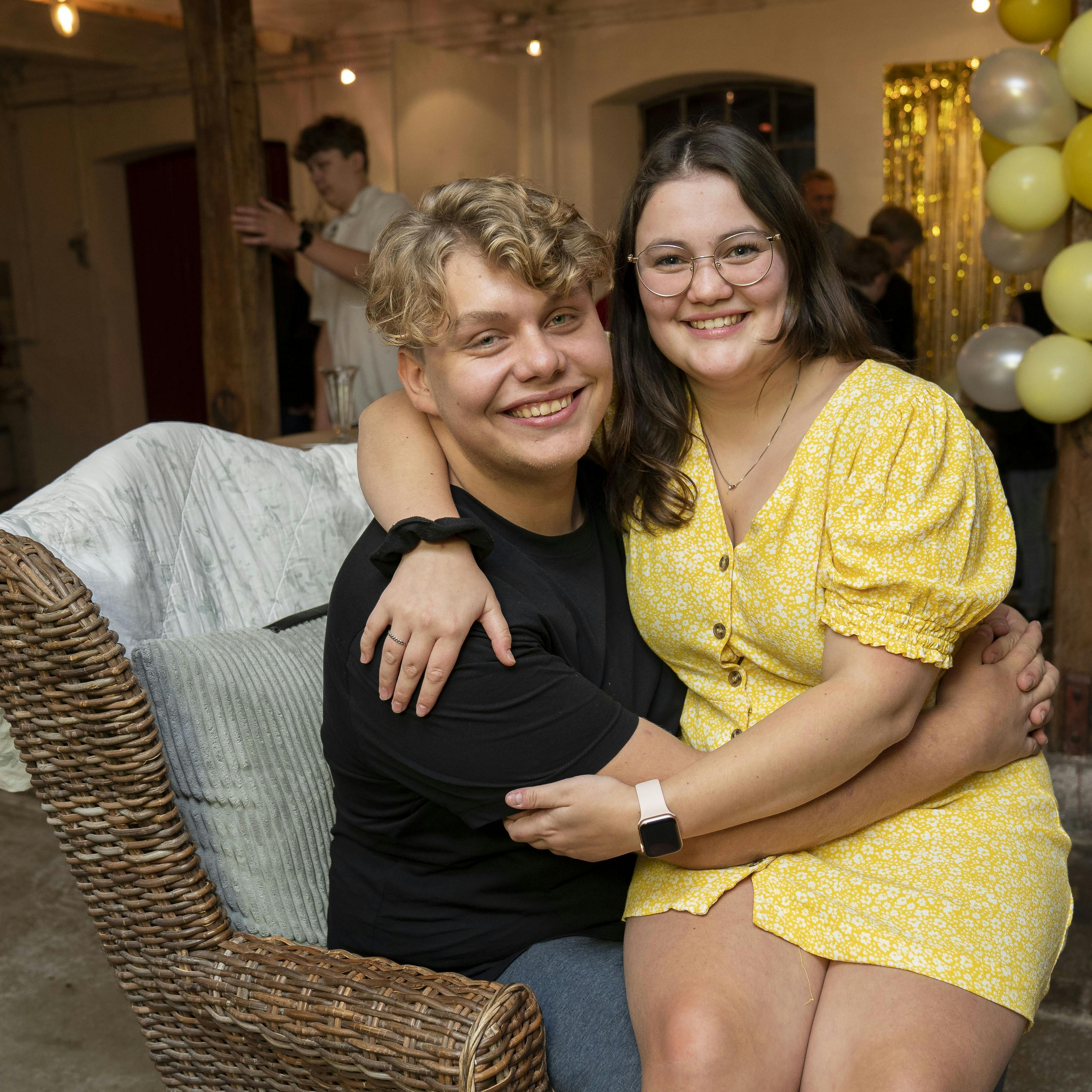 Stephanie Siguenza, Jeff Henckel