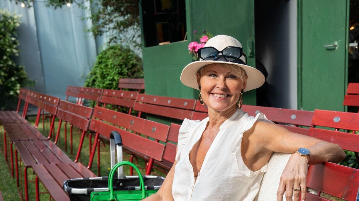 - Det ærgrer mig rigtig meget i dag. Det er ikke okay over for mig selv og min familie. siger den kendte journalist og tidligere TV2-vært om sit arbejdsliv. Nu tager hun konsekvensen.