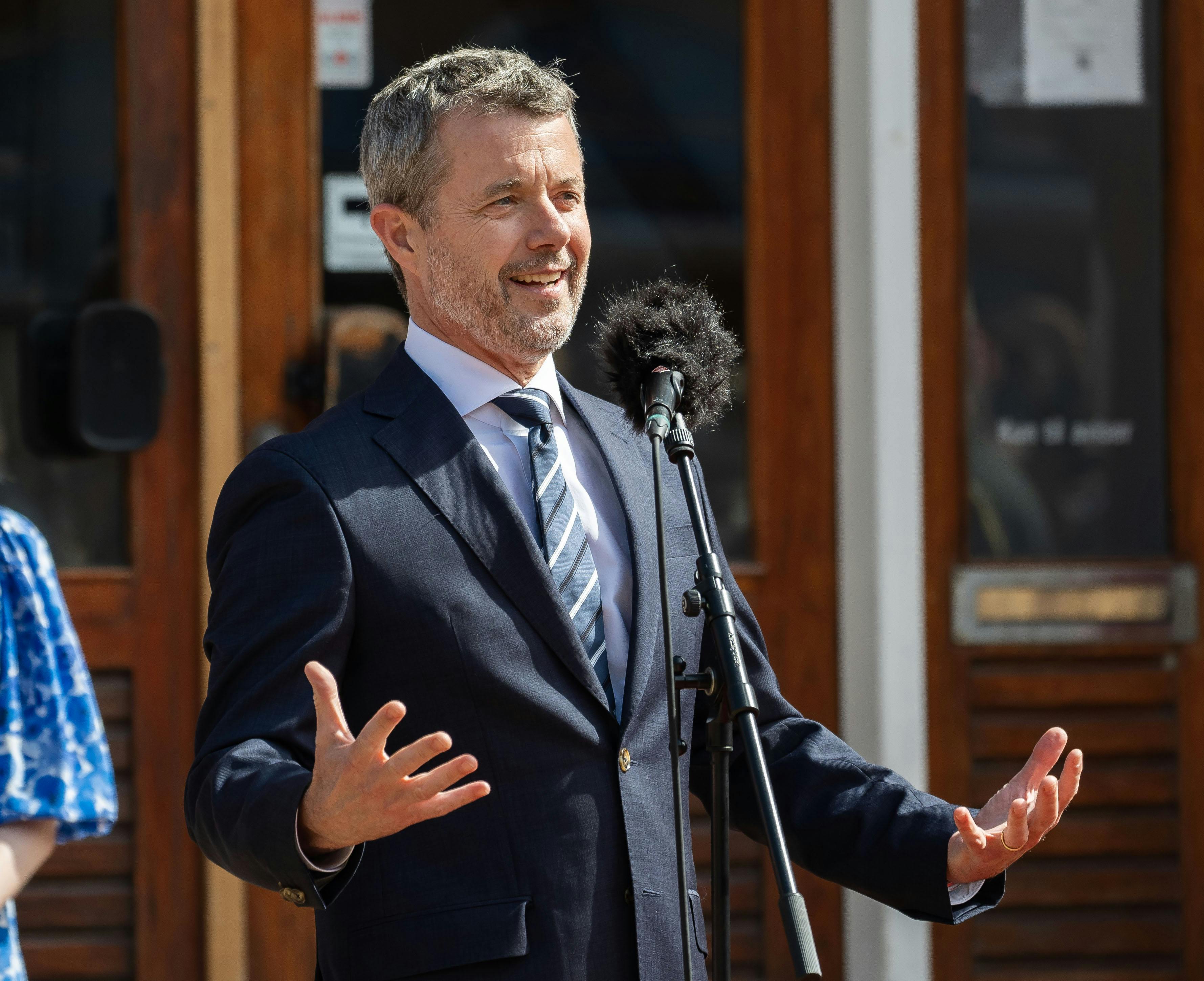 Det bliver forhåbentlig ”kein problem”, når kong Frederik i aften holder tale under sit officielle besøg i Tyskland. Talen skal nemlig holdes på tysk.