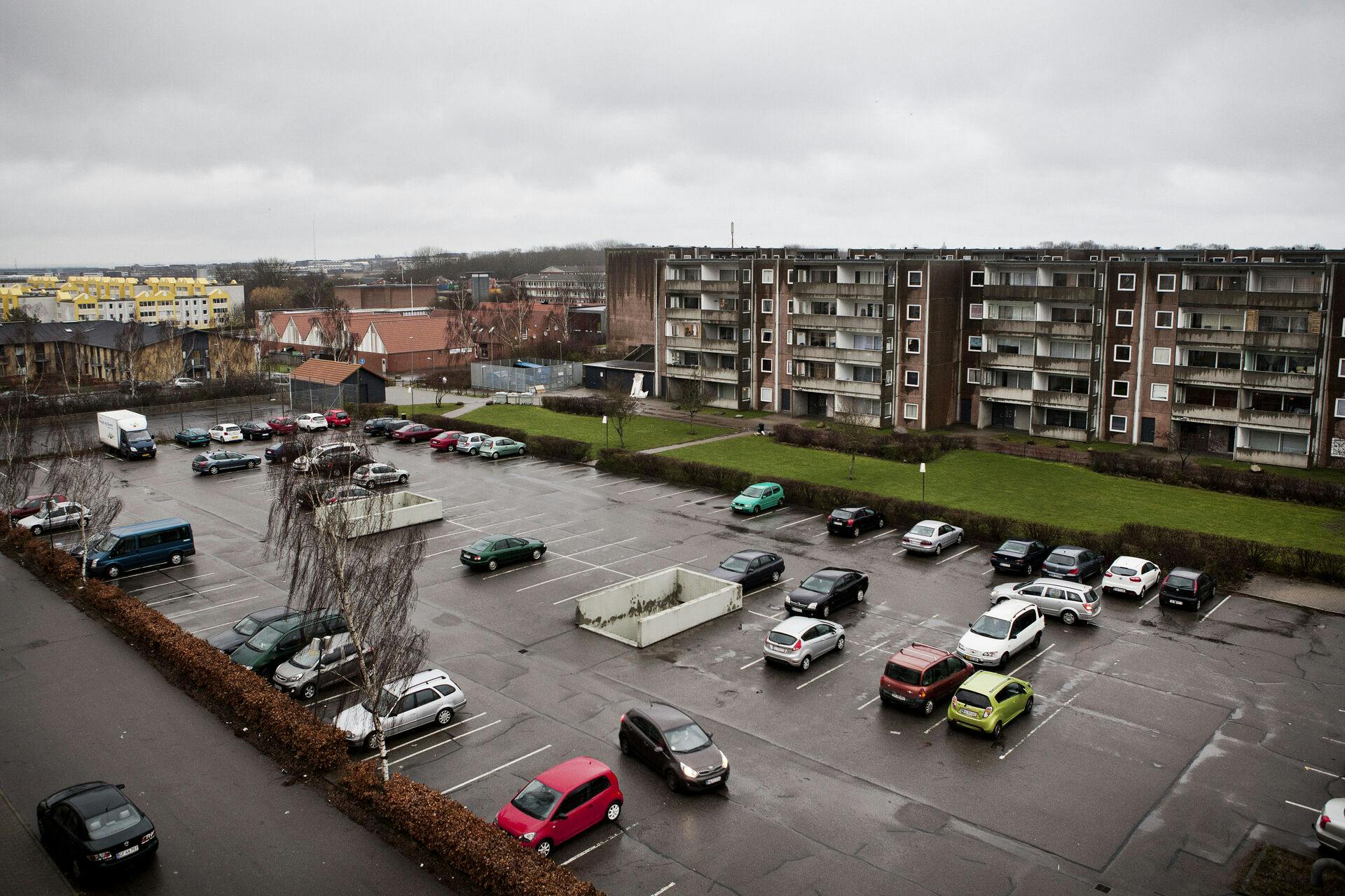 Yahya Hassan tur til Århus. Reportage fra Trillegården og Fjældevænget, hvor han voksede op hos moderen